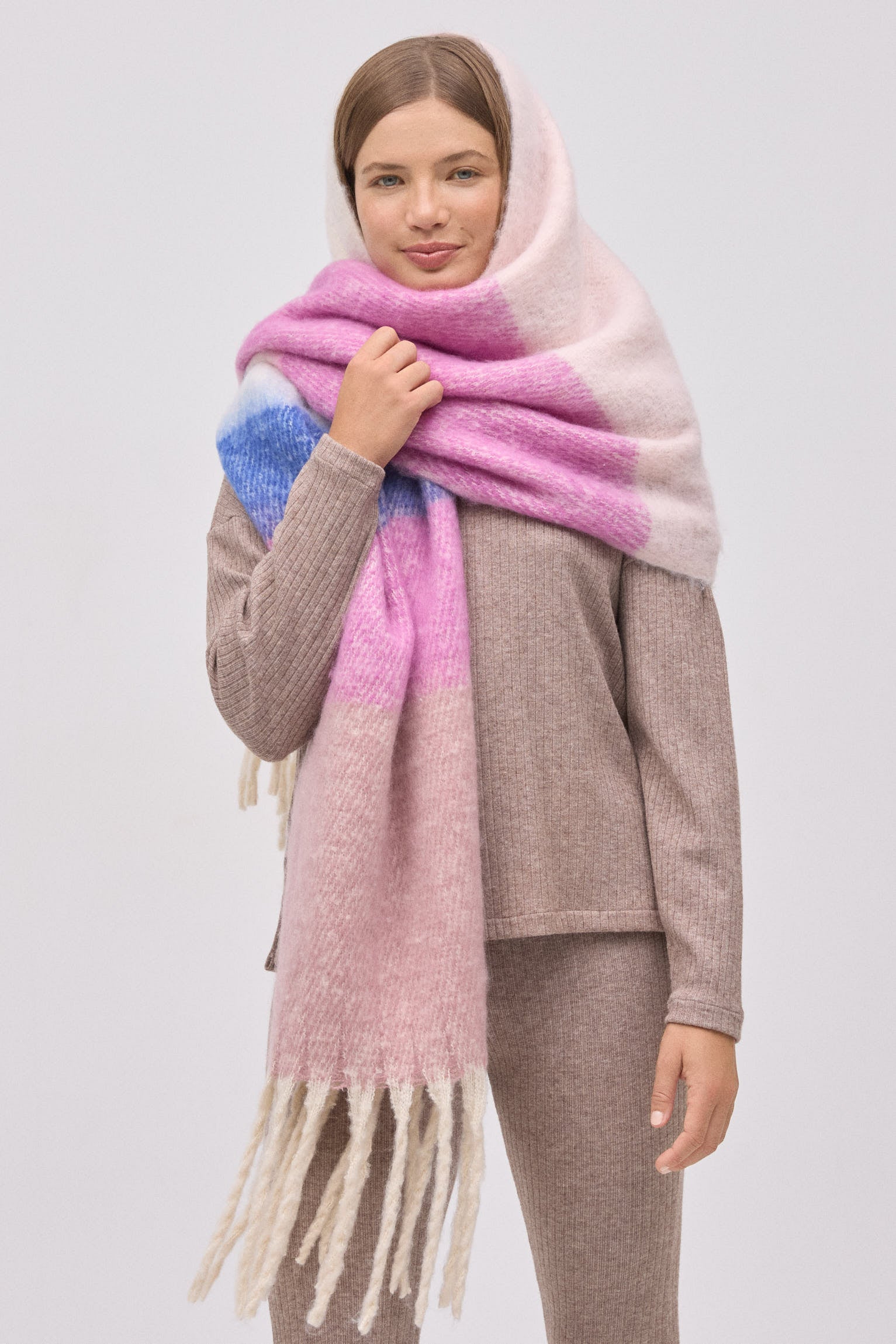 70701-7-bufanda-rayas-rosa