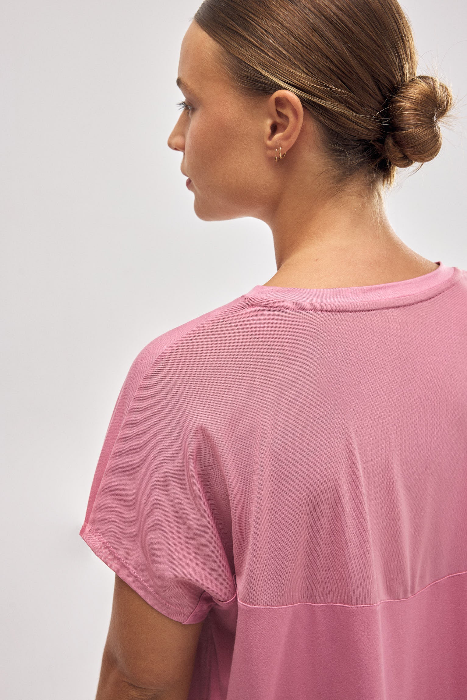 70832-3-camiseta-deportiva-manga-corta-rosa