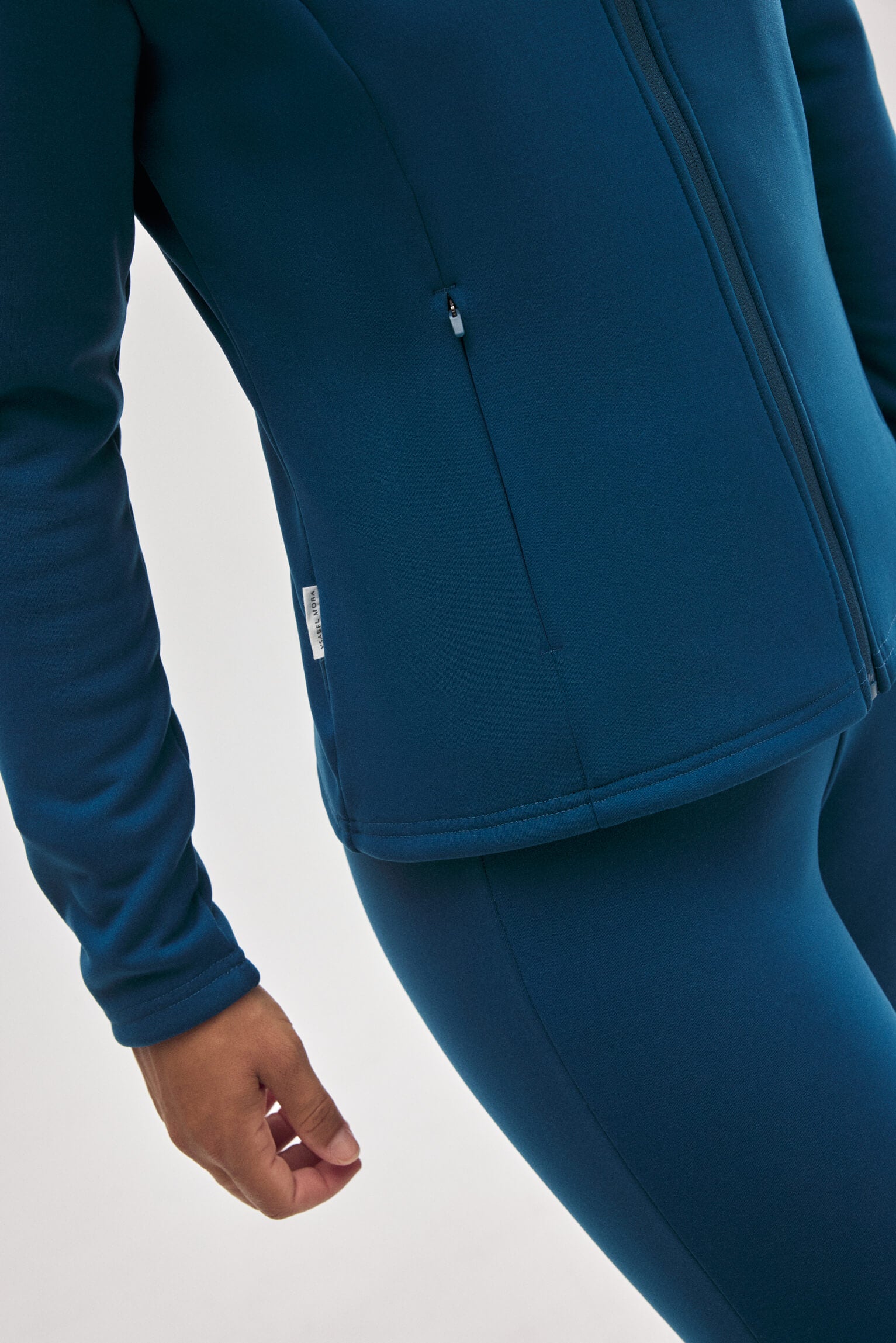 70913-3-chaqueta-termica-ajustada-deportiva-azul