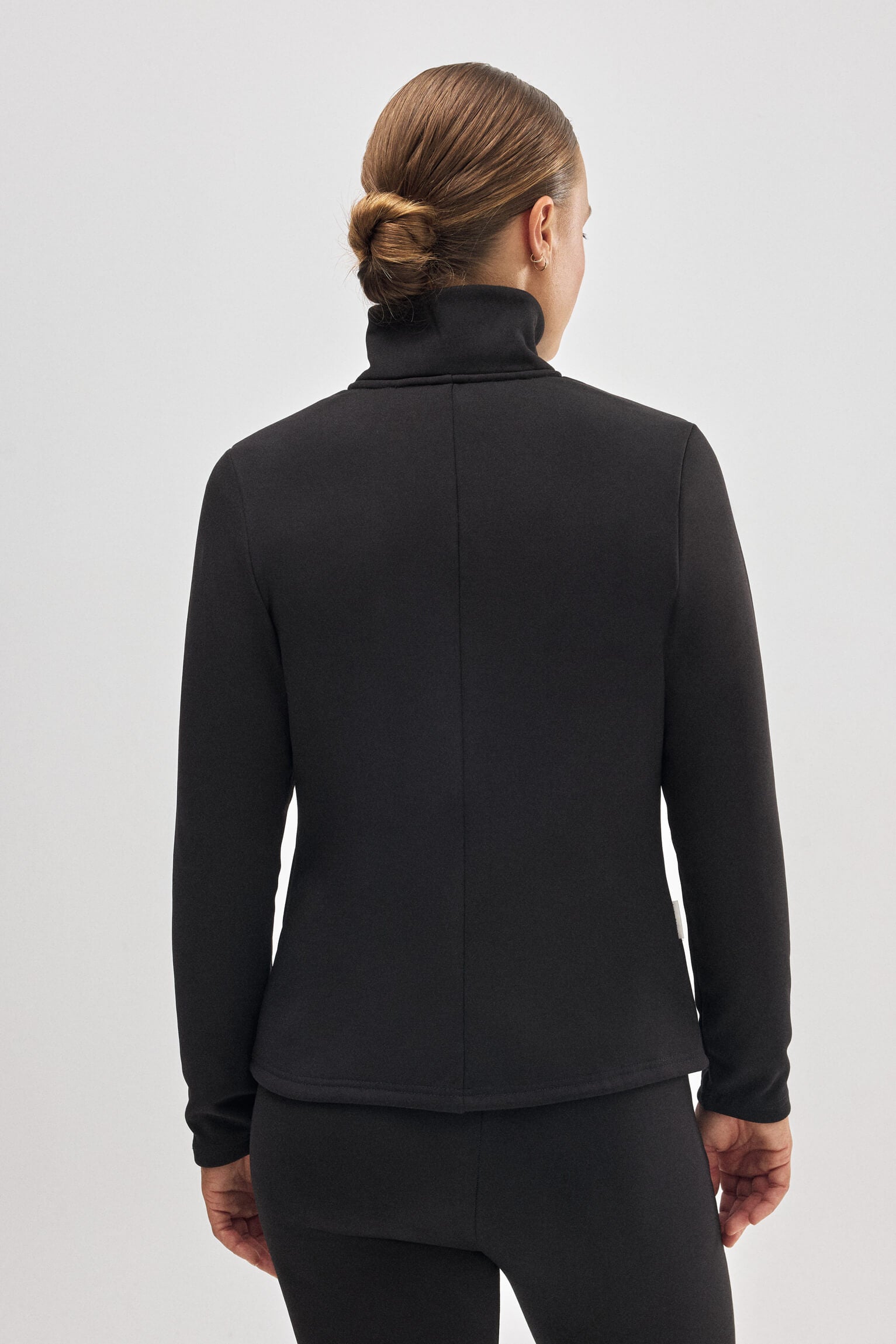 70913-3-chaqueta-termica-ajustada-deportiva-negro