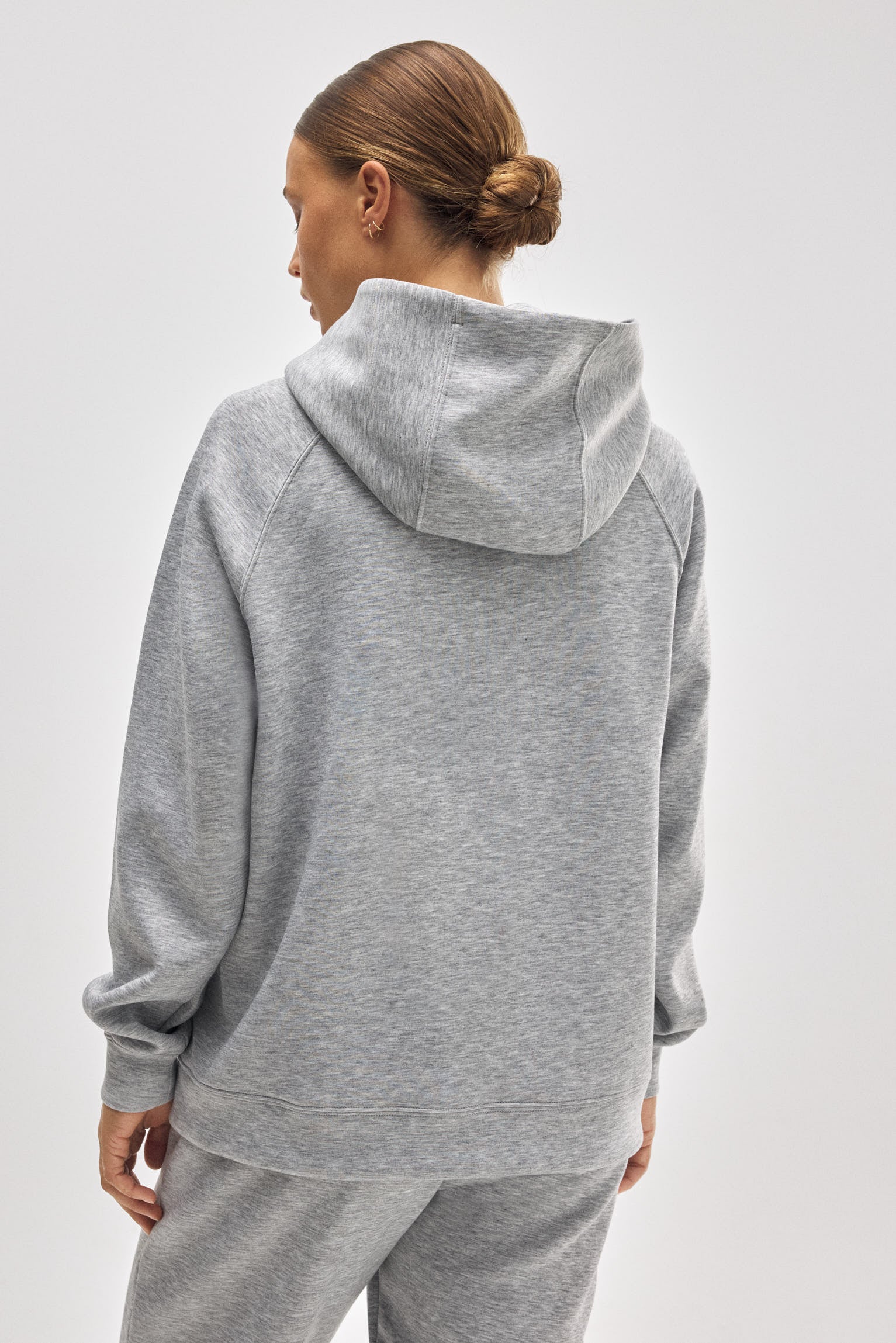70938-2-sudadera-con-capucha-y-bolsillos-gris