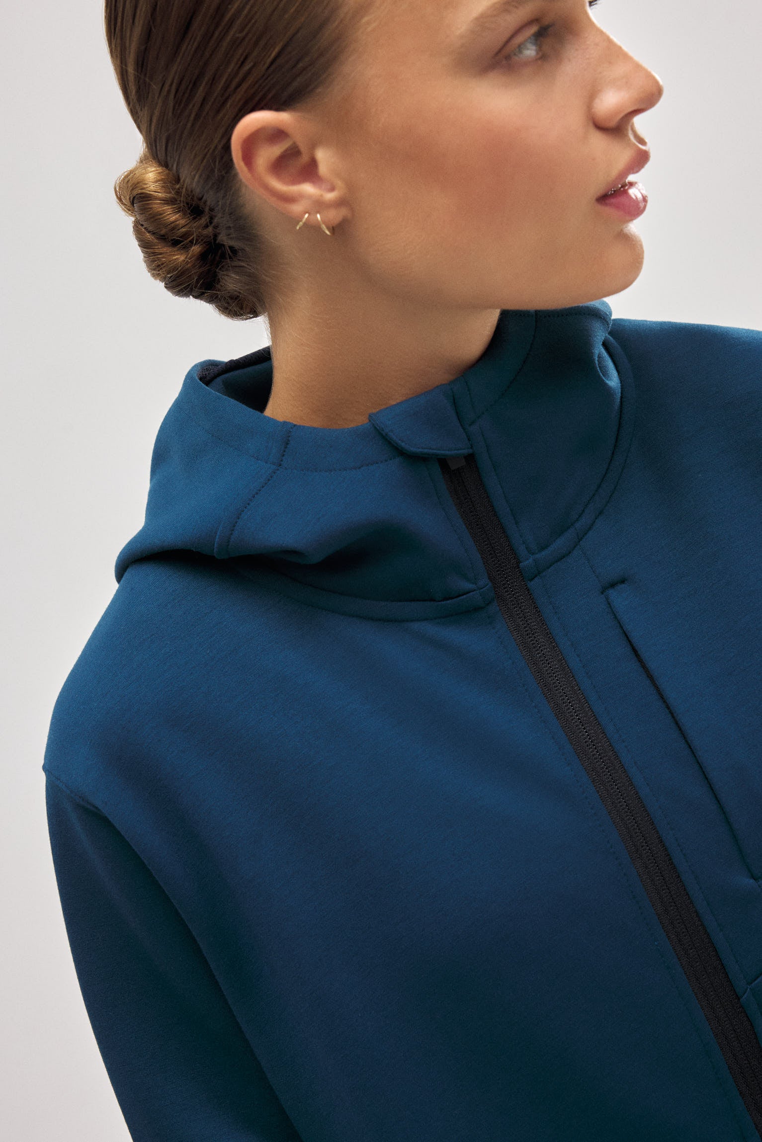 70939-5-chaqueta-deportiva-con-capucha-azul