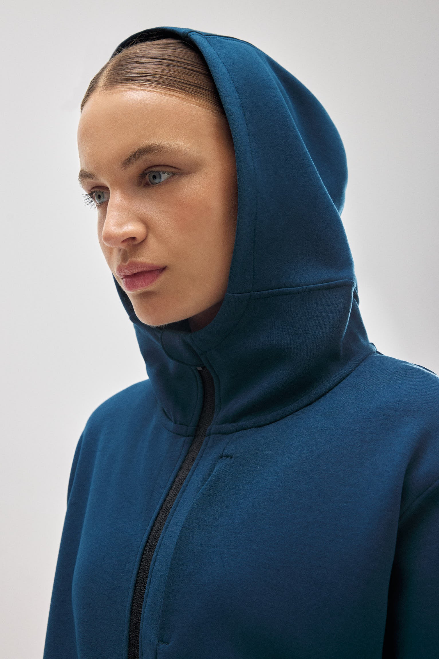 70939-7-chaqueta-deportiva-con-capucha-azul