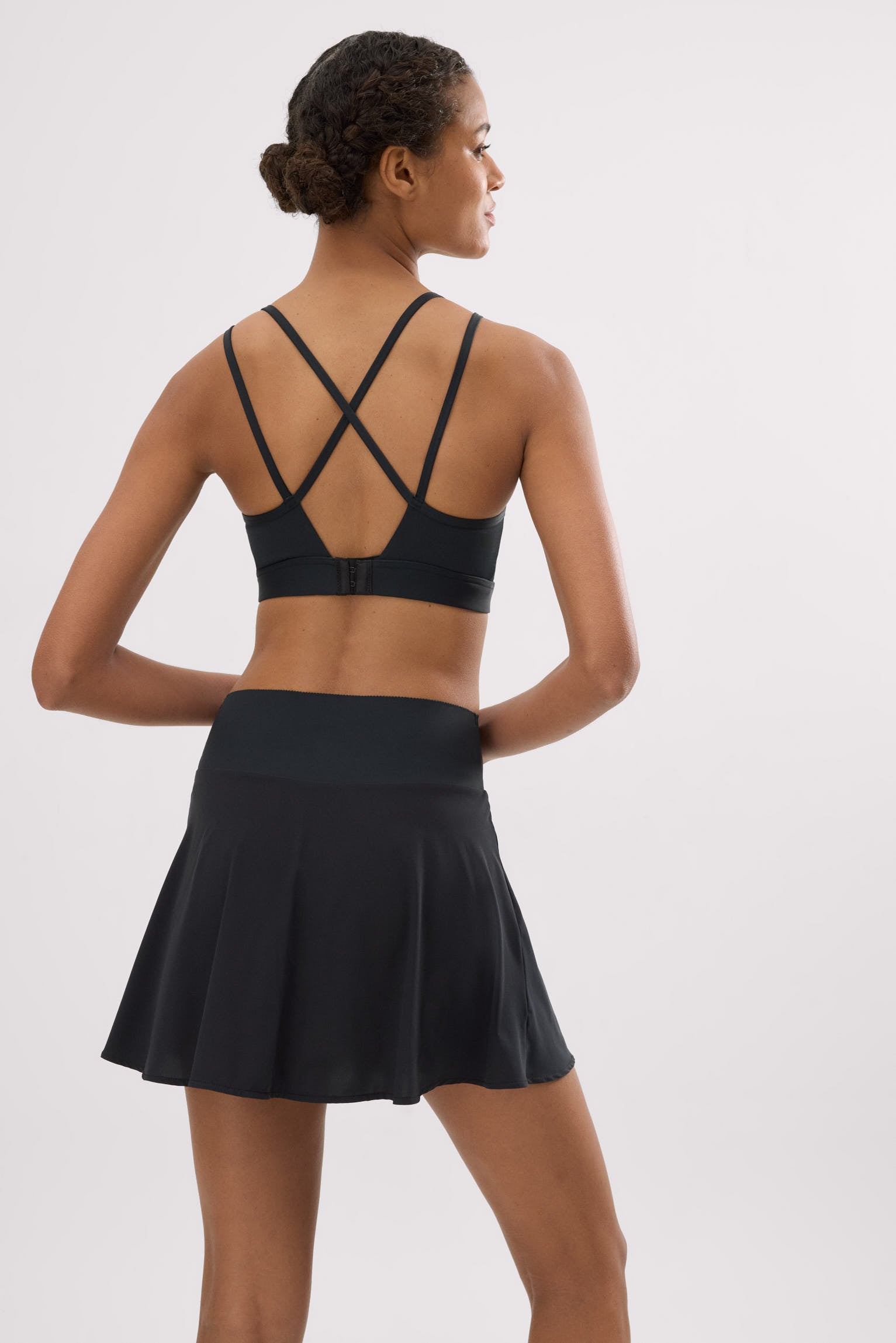 Falda deportiva Compressive con short y bolsillo interior negra - Ysabel Mora