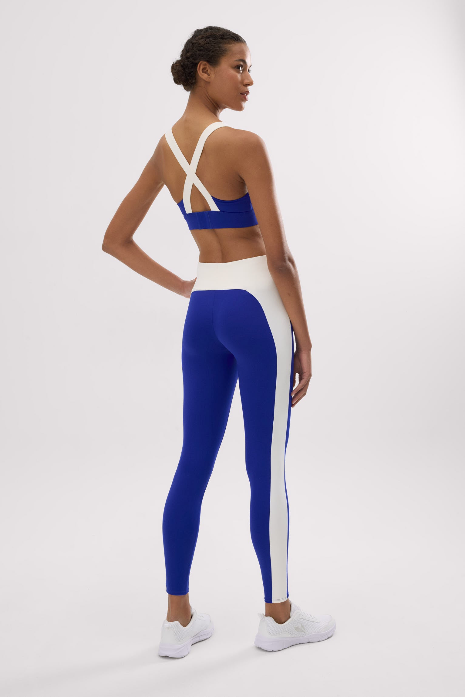 Leggings deportivos largos efecto push-up azul índigo con franja en contraste - Ysabel Mora