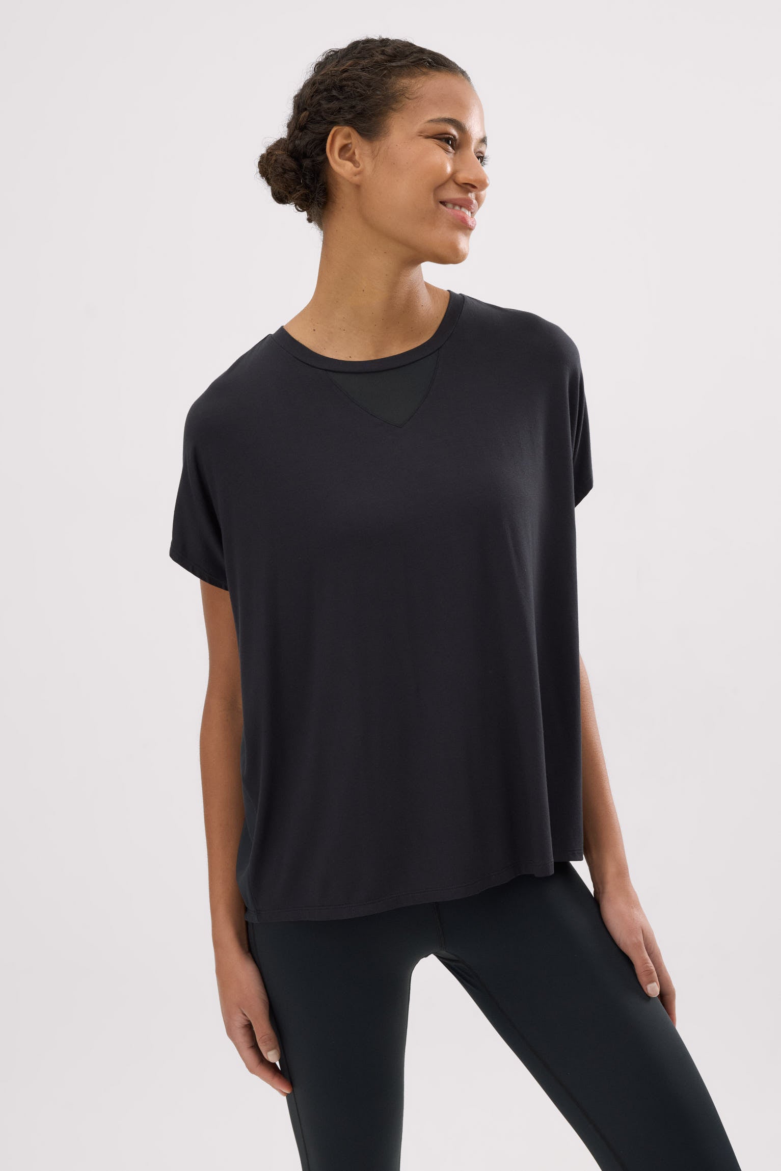 Camiseta deportiva manga corta fluida negra - Ysabel Mora