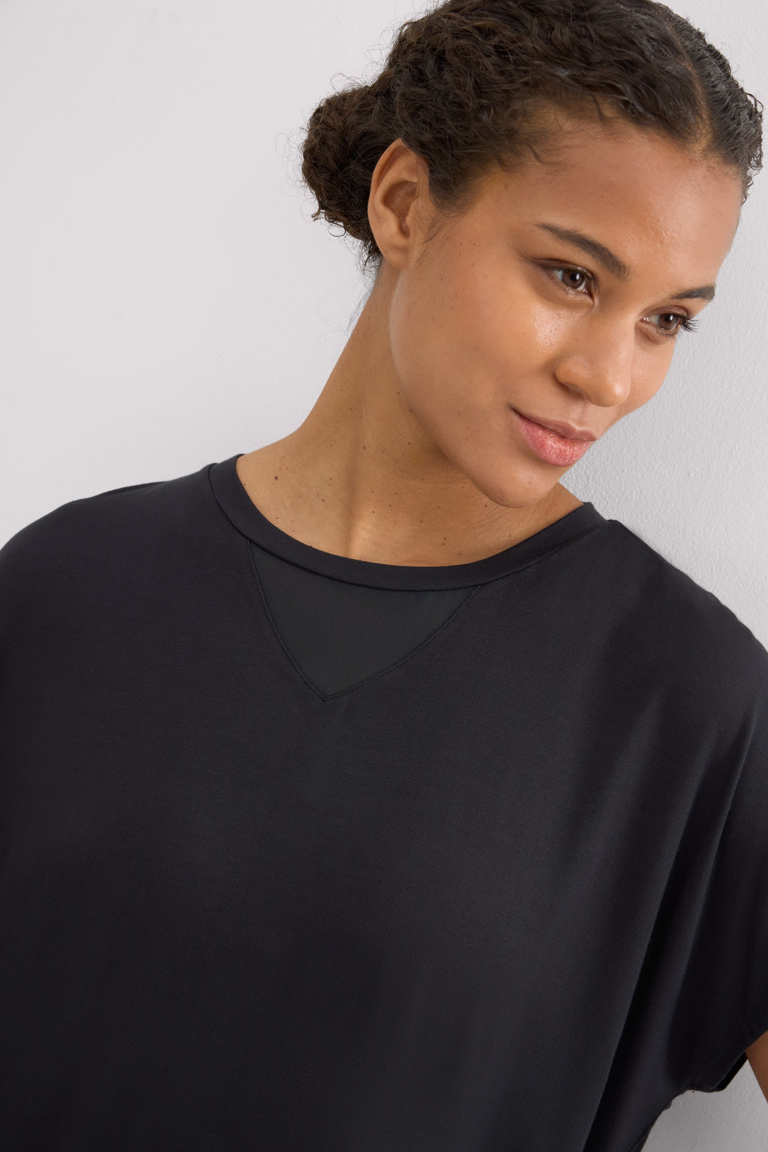 Camiseta deportiva manga corta fluida negra - Ysabel Mora