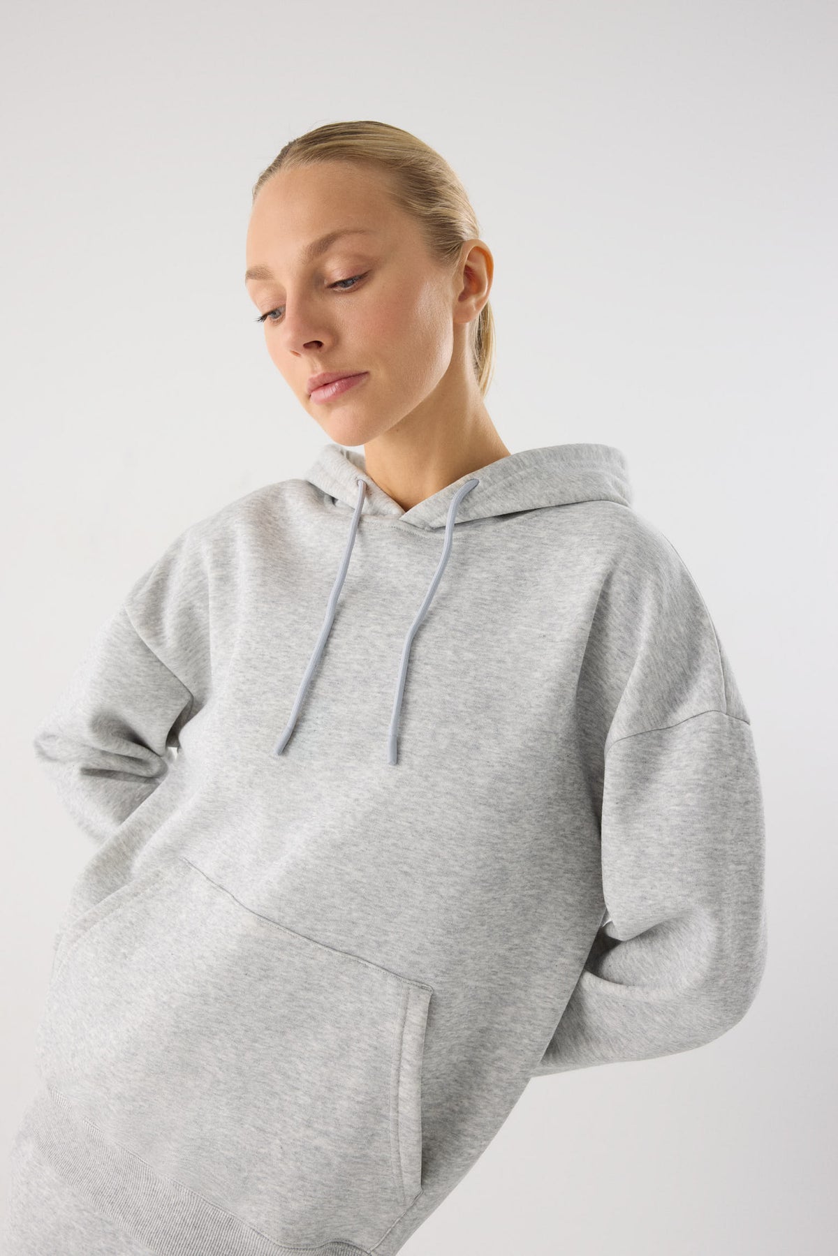 chándal deportivo mujer Slowloom en gris melange vista lateral del conjunto fitness tejido cálido family match