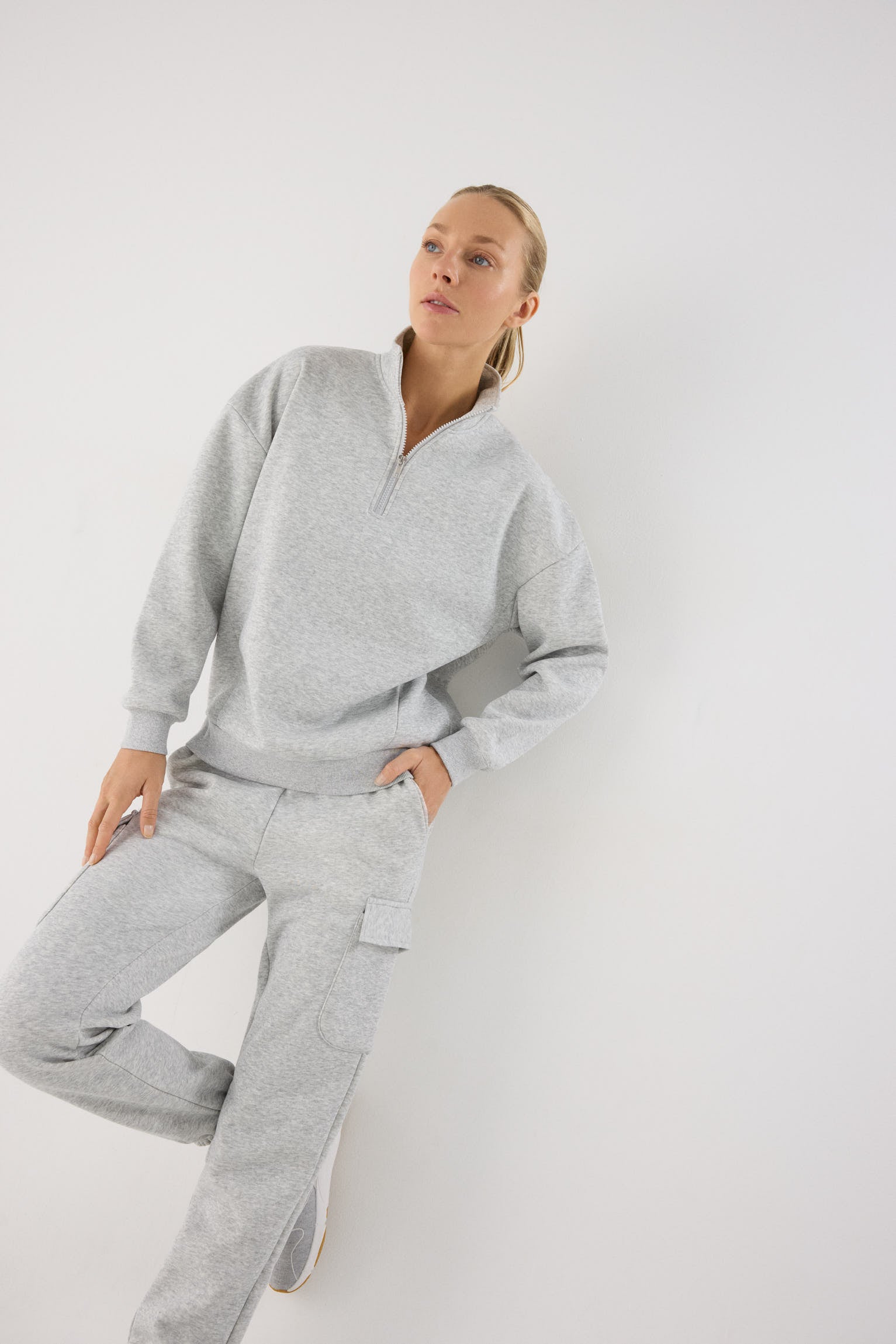 chándal deportivo mujer Slowloom en gris melange look completo para deporte comodidad tejido cálido family match imagen 100