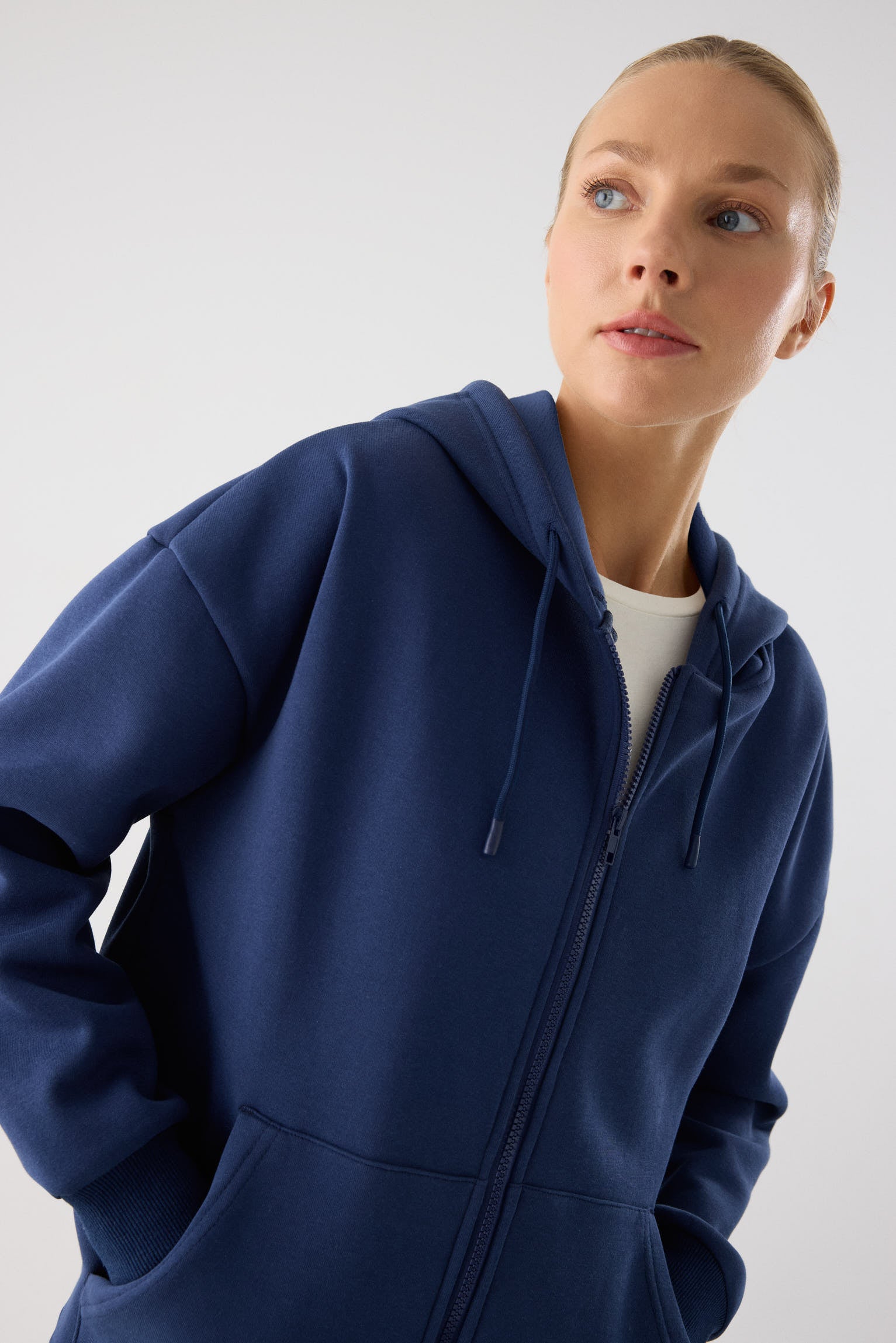 chándal deportivo mujer Slowloom en azul marino light blue detalle ajuste silueta tejido cálido family match imagen 080