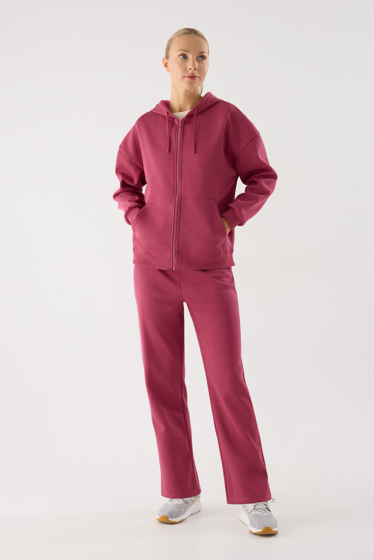 chándal deportivo mujer Slowloom en rosa nocturne rose vista principal en look deportivo tejido cálido family match imagen 003