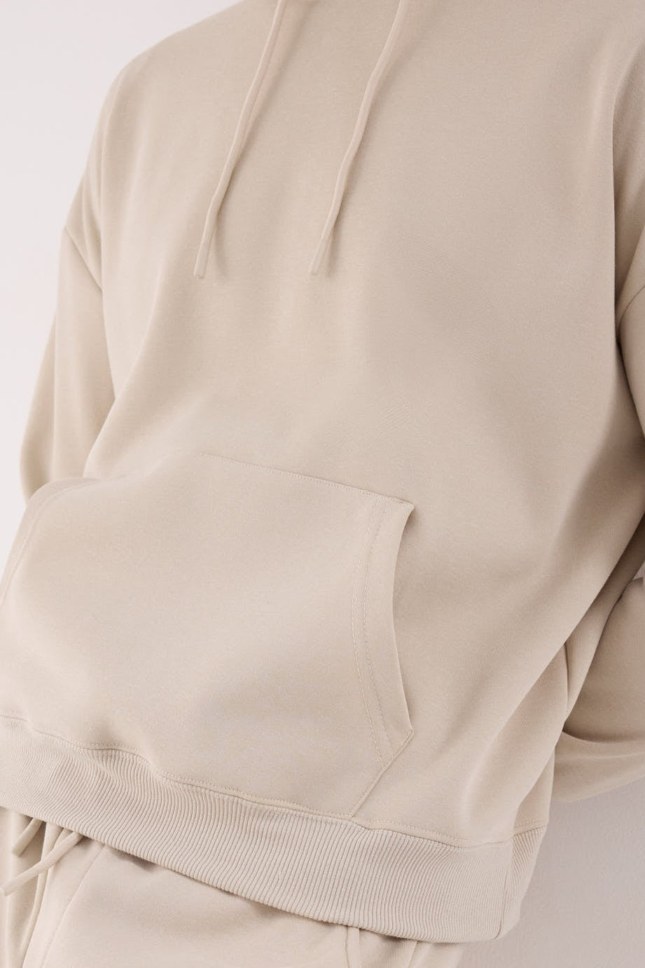 Sudadera deportiva hombre afelpada con capucha beige