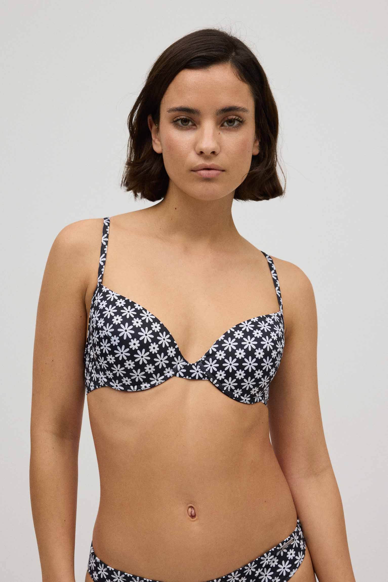 Top bikini aro clásico flores blanco y negro copa B - Ysabel Mora