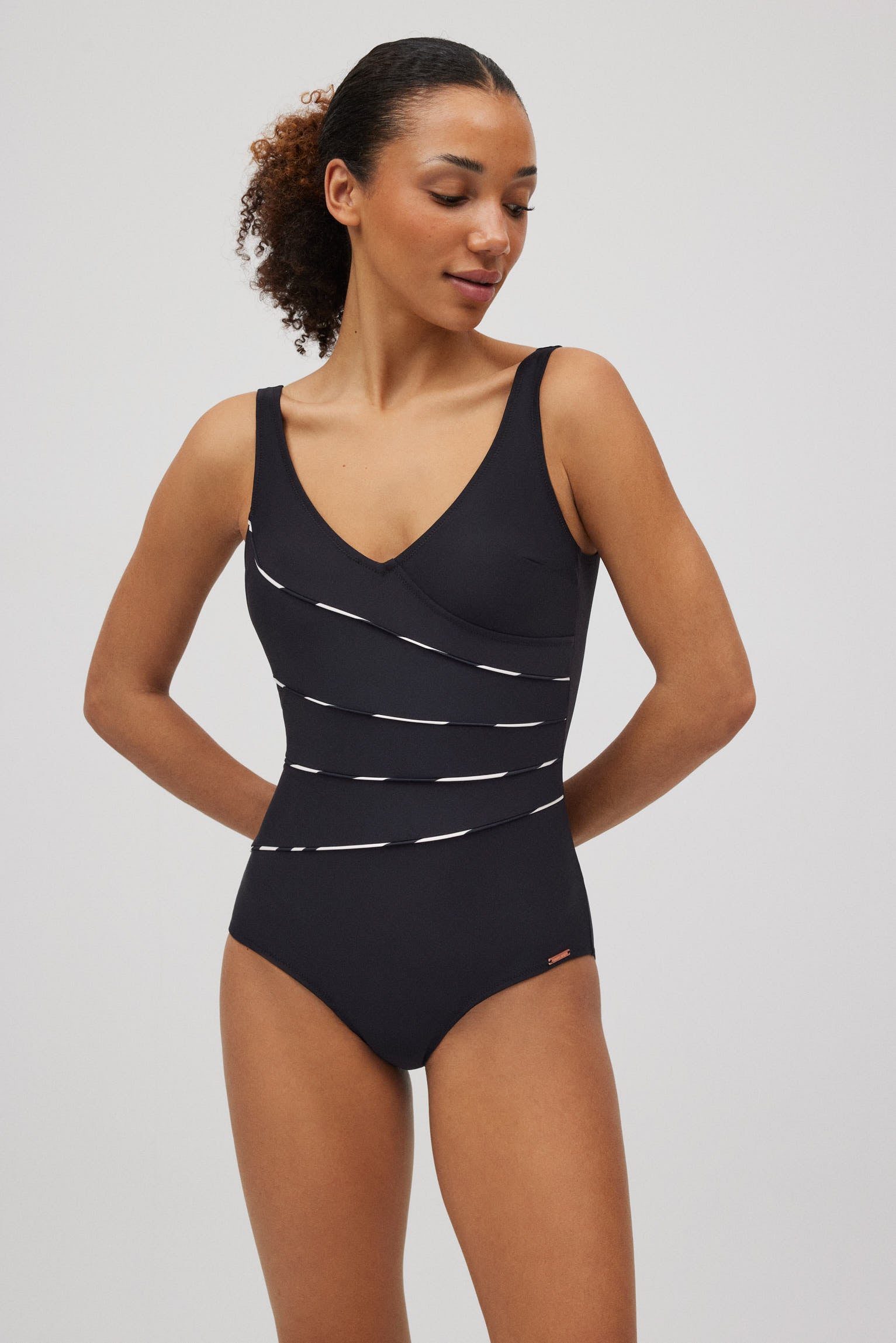 83073-1-banador-reductor-mujer-ysabel-mora-negro