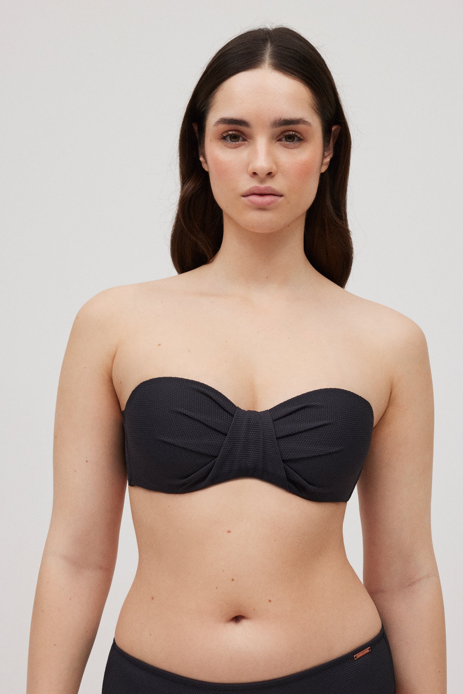 83083-4-top-bandeau-anudado-cuello-mujer-ysabel-mora-negro