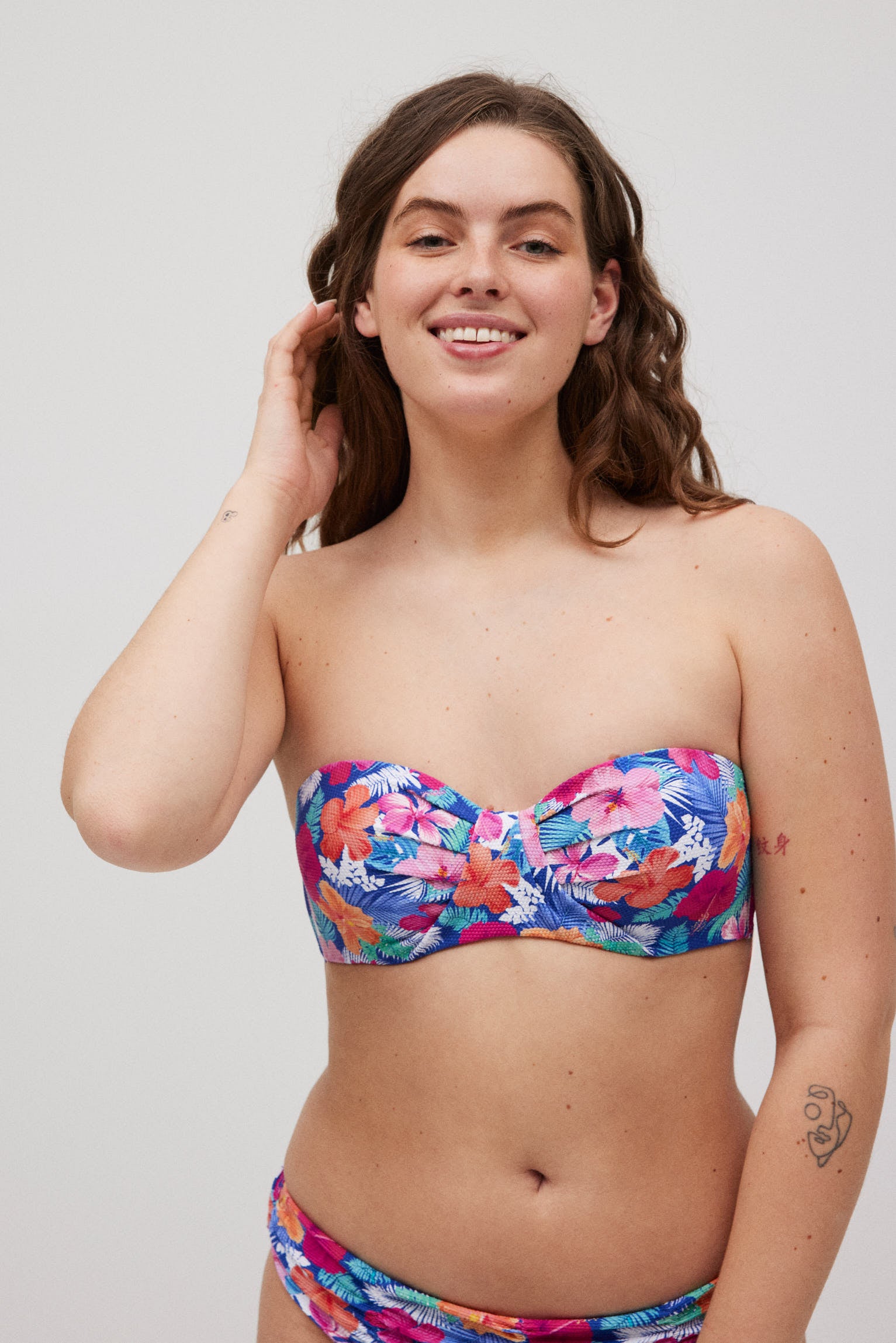 83116-1-top-bandeau-bikini-estapado-flores-mujer-ysabel-mora-multicolor