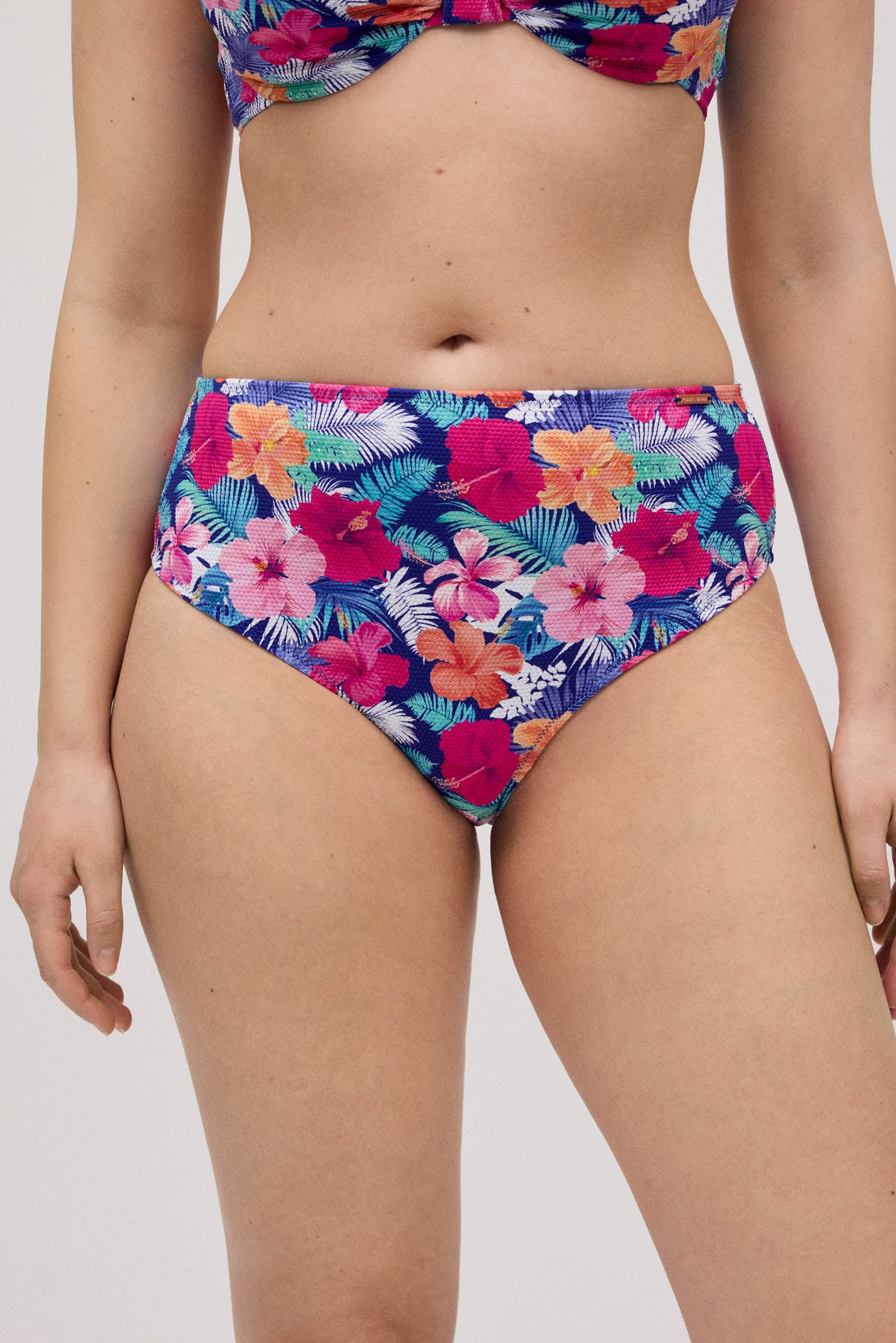 83123-1-braga-alta-reductora-estampado-mujer-ysabel-mora-multicolor