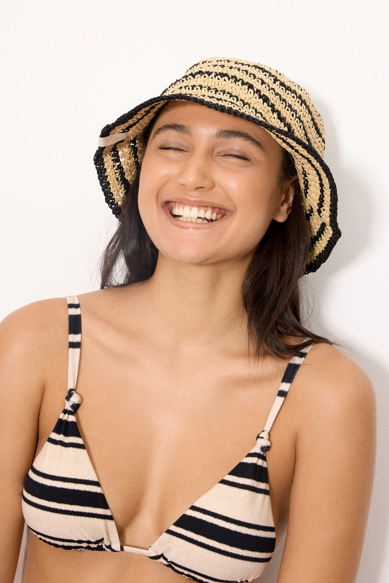 Gorro de rafia de rayas con borde moldeable - Ysabel Mora