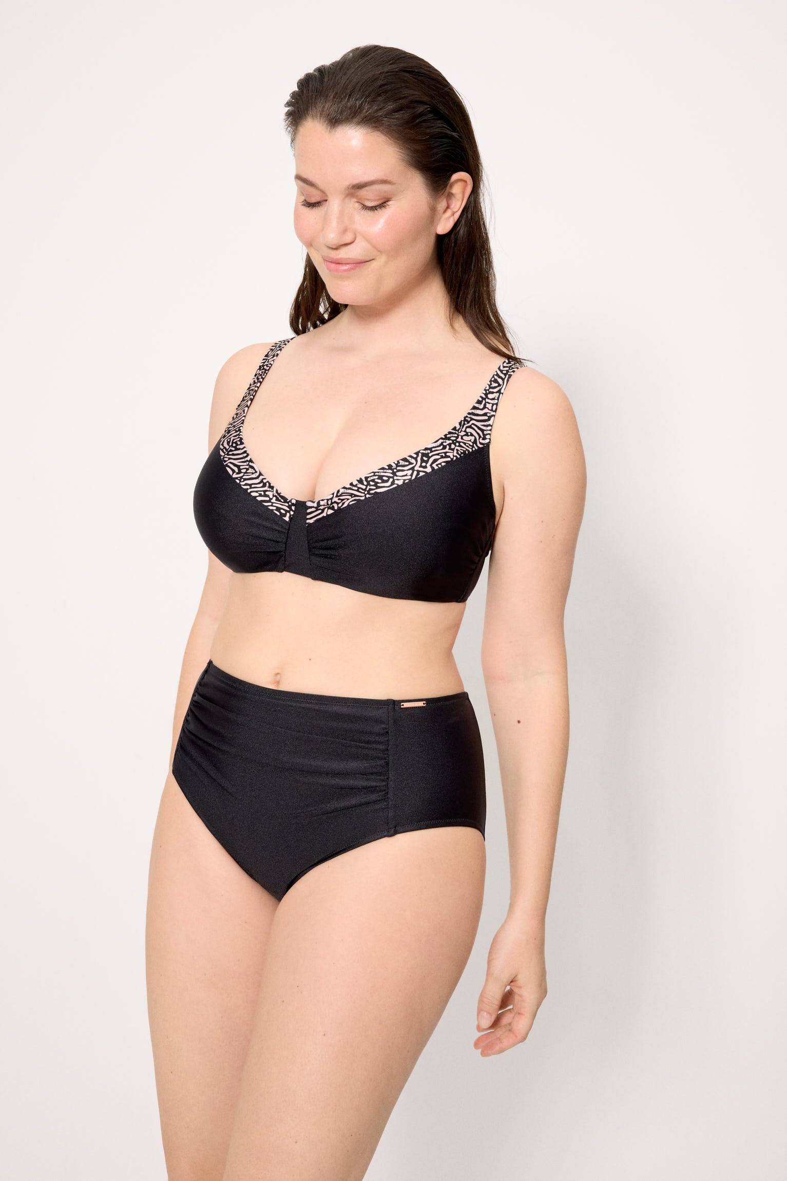 83278-negro-braga-bikini-mujer-reductora-alta-con-brillonegro--ysabel-mora