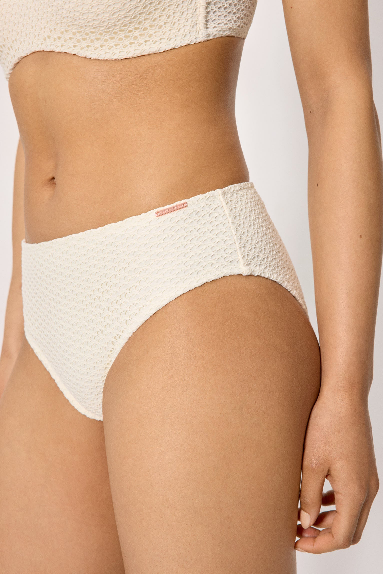 83359-marfil-braga-bikini-mujer-moldeadora-midi-tejido-calado-marfil--ysabel-mora