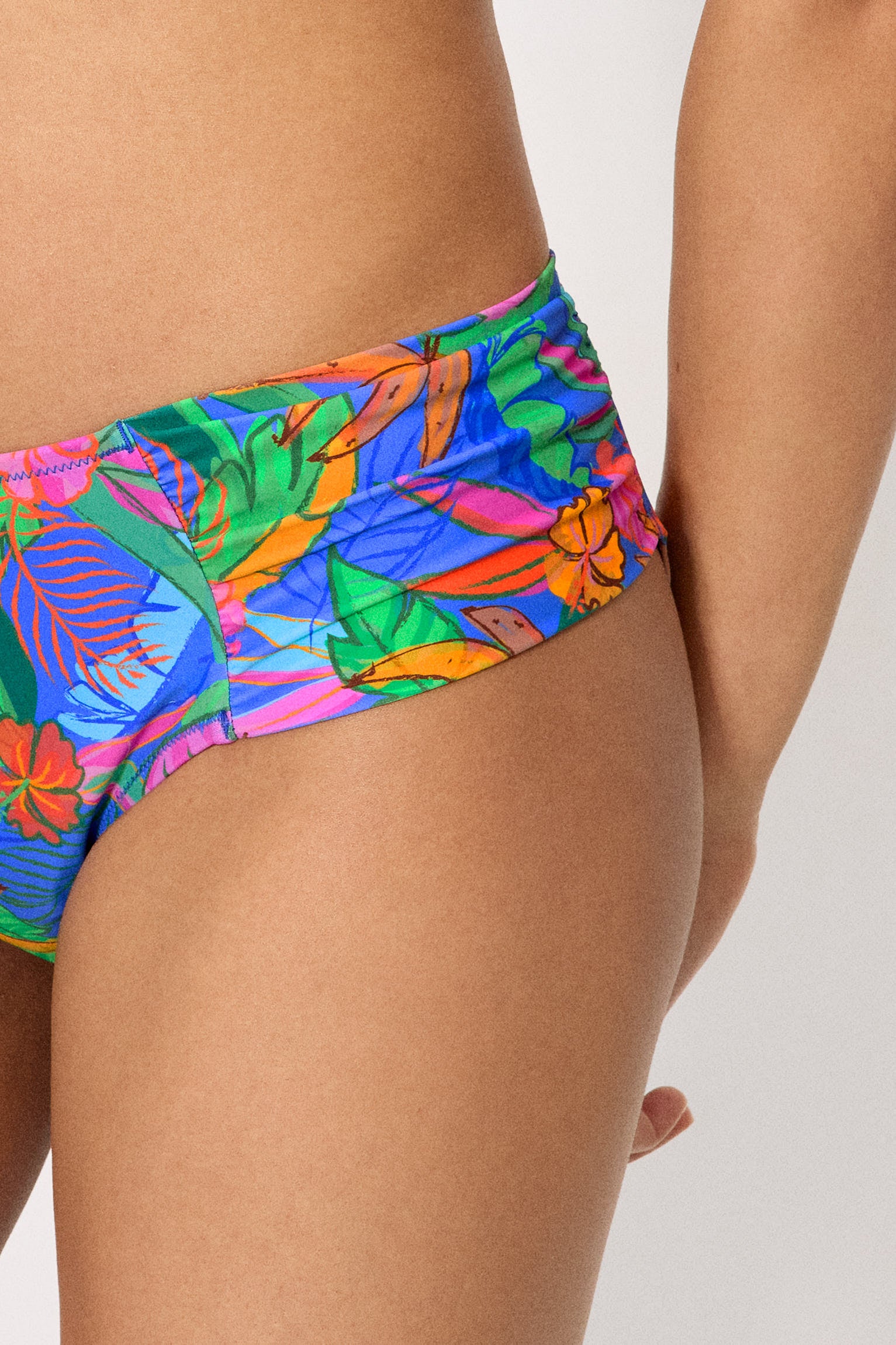 Braga bikini moldeadora midi estampado tropical - Ysabel Mora