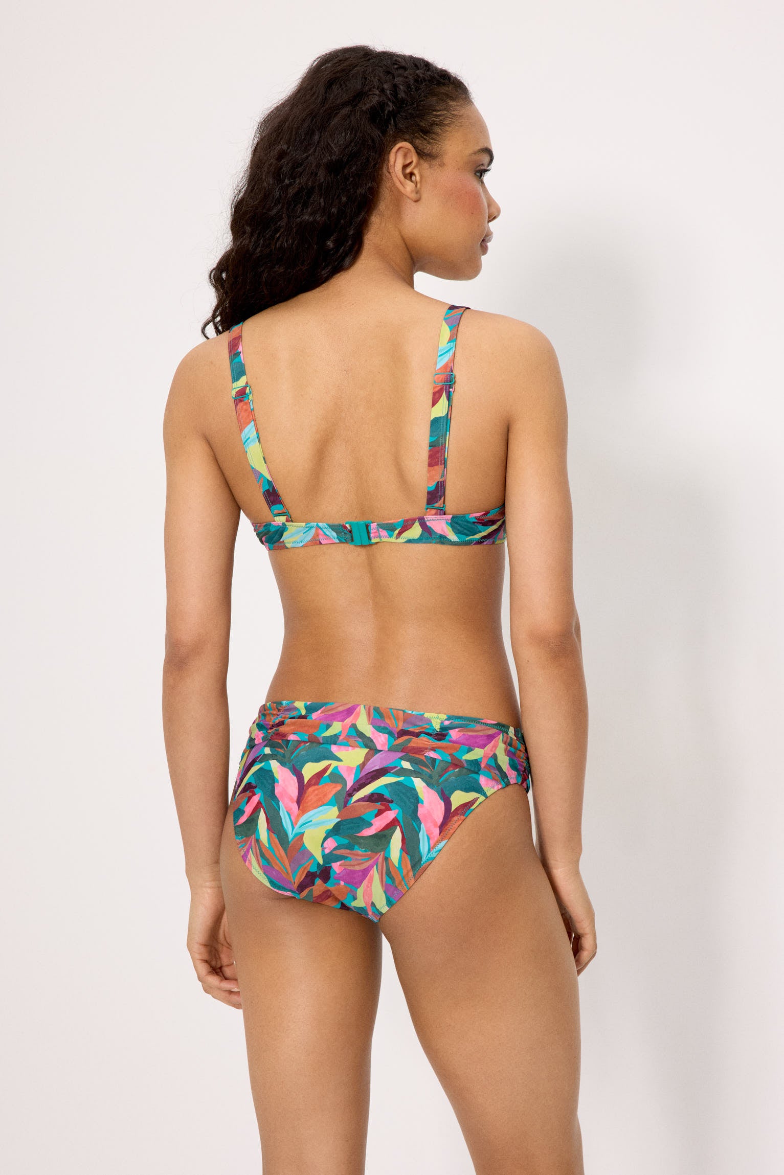 Braga bikini moldeadora midi hojas