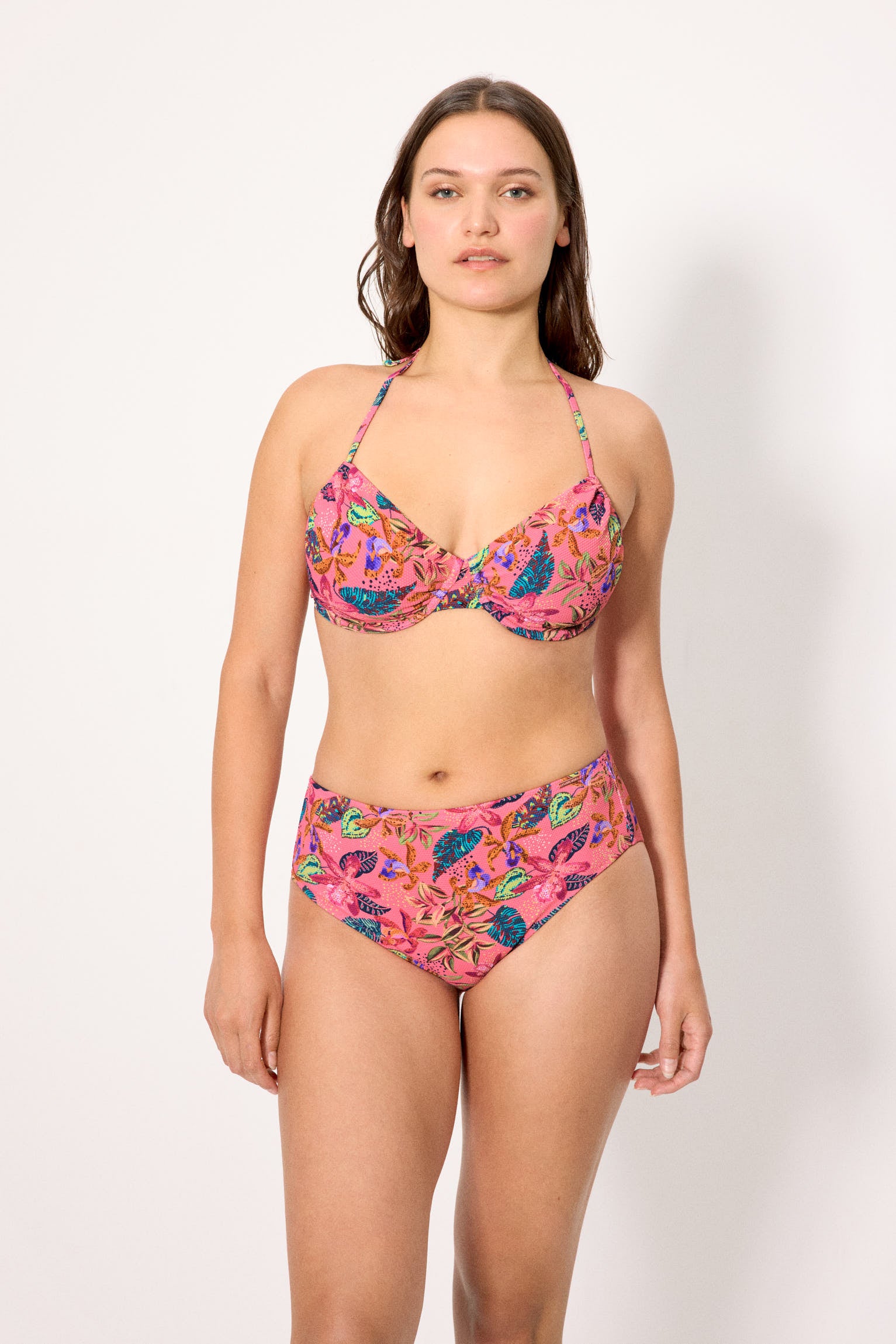 Conjunto de bikini reductor con braga alta piqué estampado tropical copa D