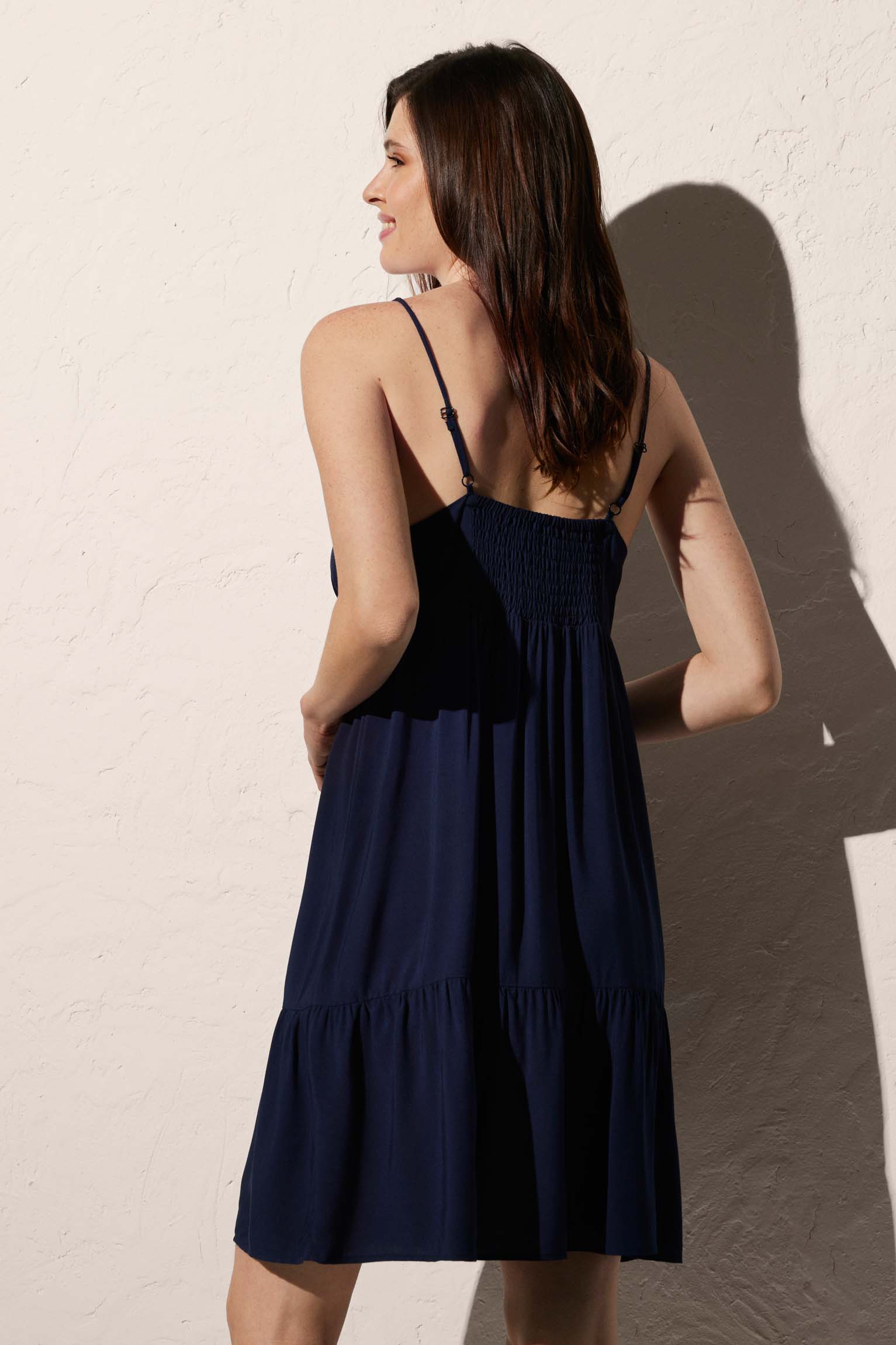 Vestido de playa corto de tirantes regulables con cuello en V marino - Ysabel Mora