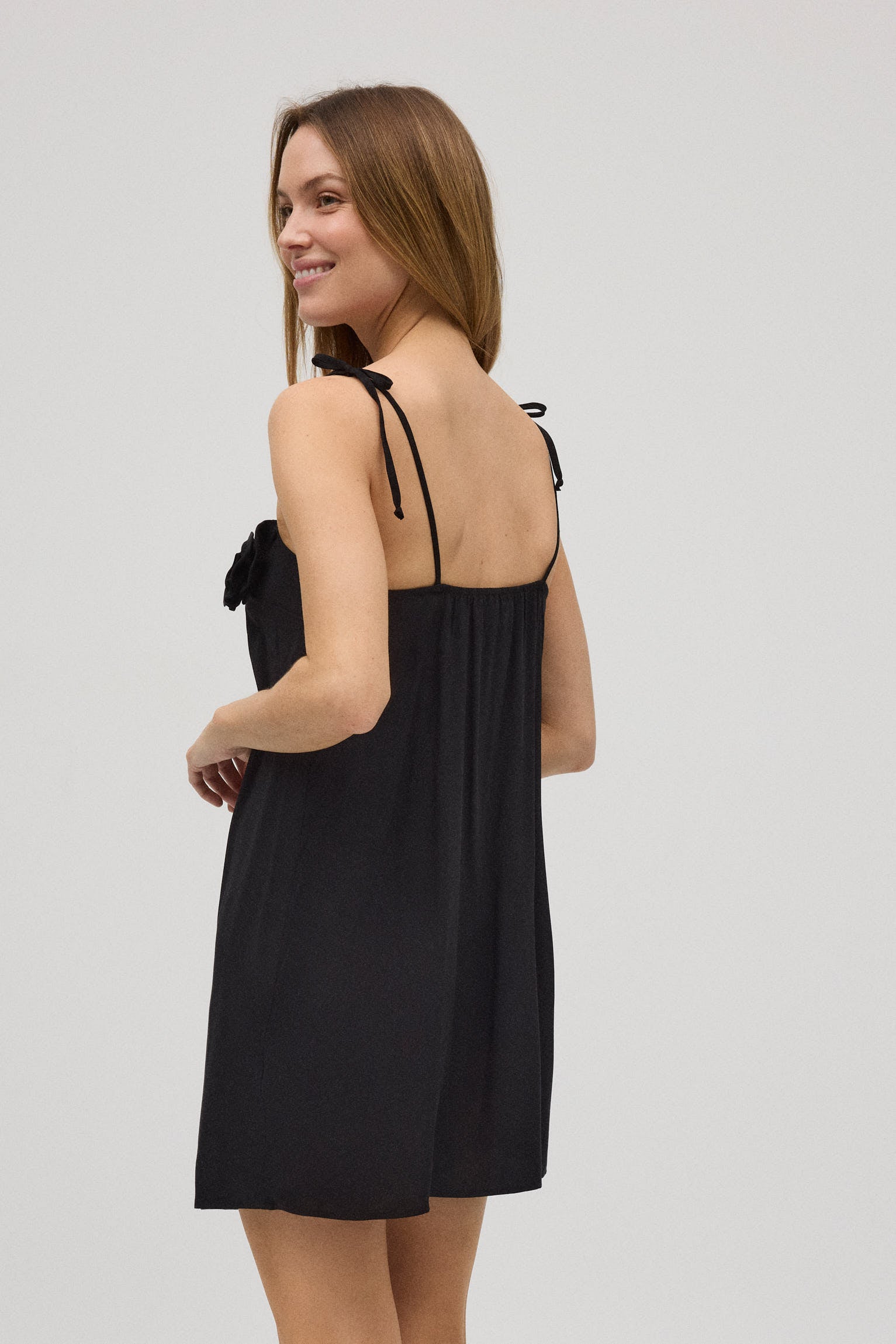 86151-2-vestido-corto-mujer-ysabel-mora-negro