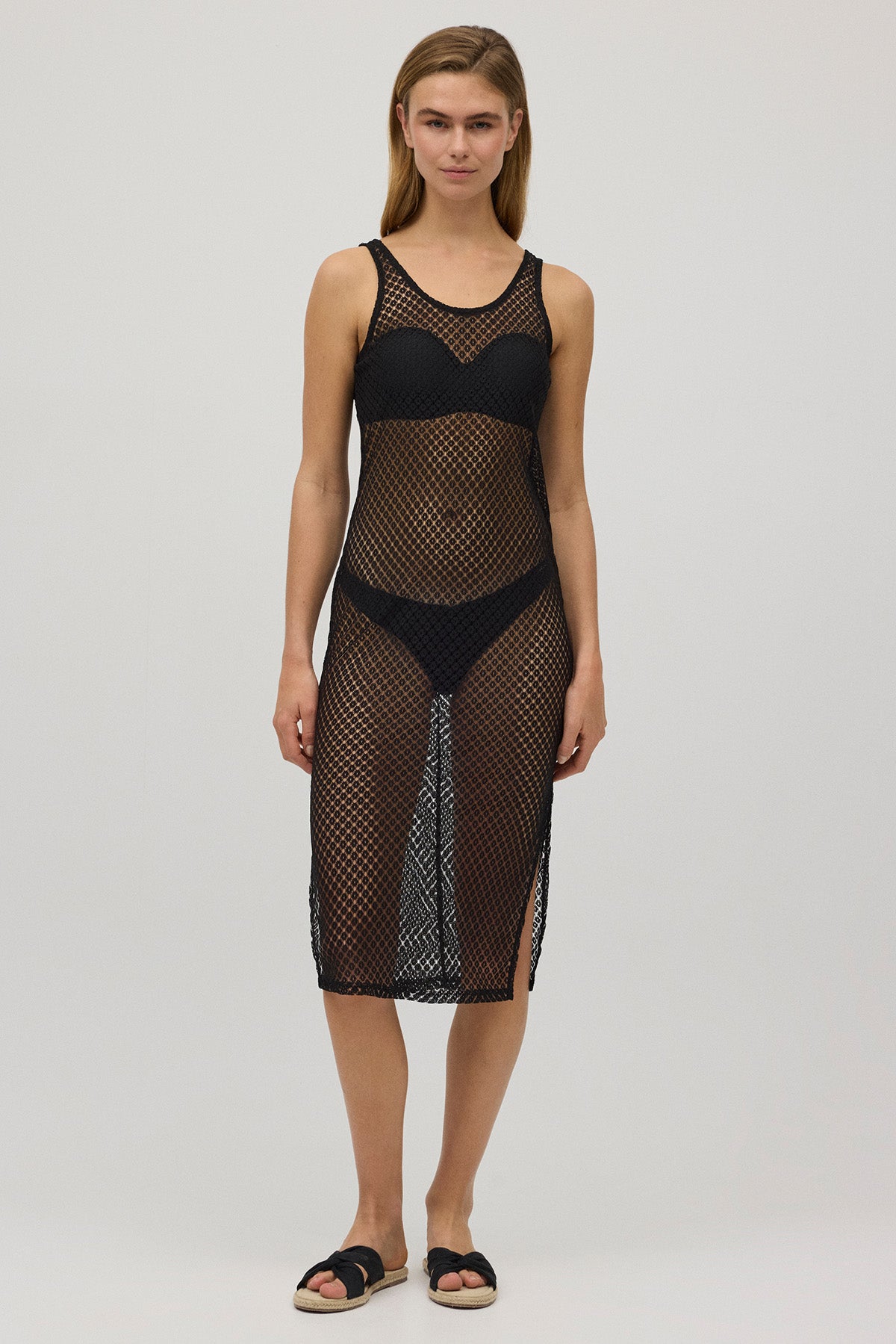 Vestido calado de tirantes negro