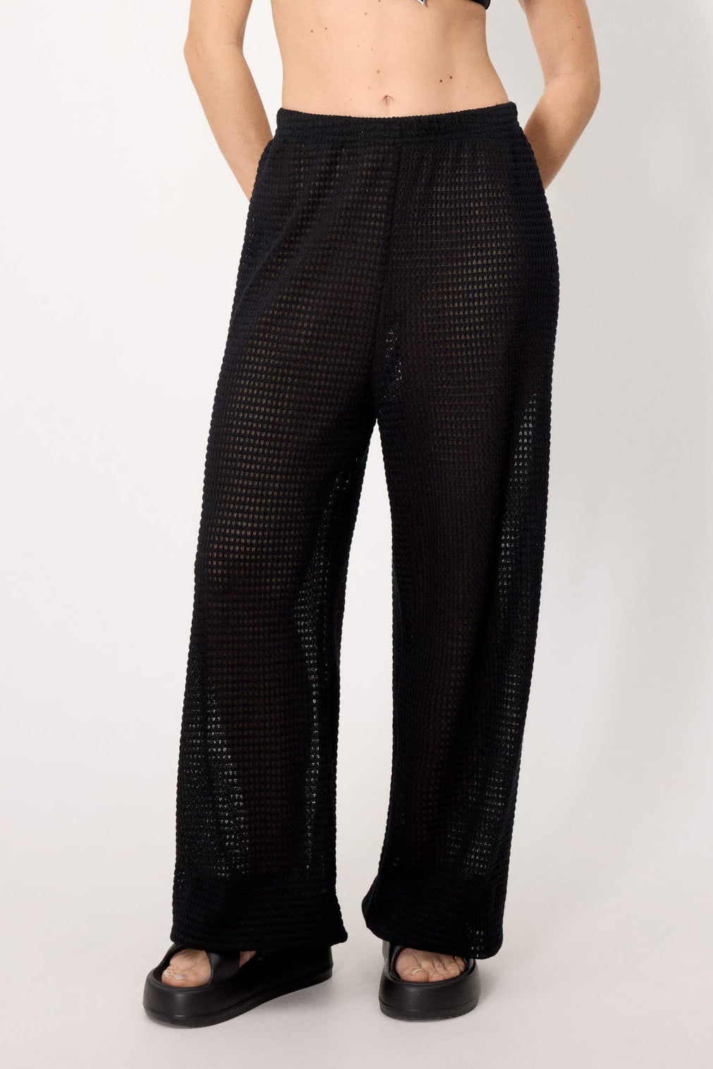 Pantalón largo calado negro - Ysabel Mora