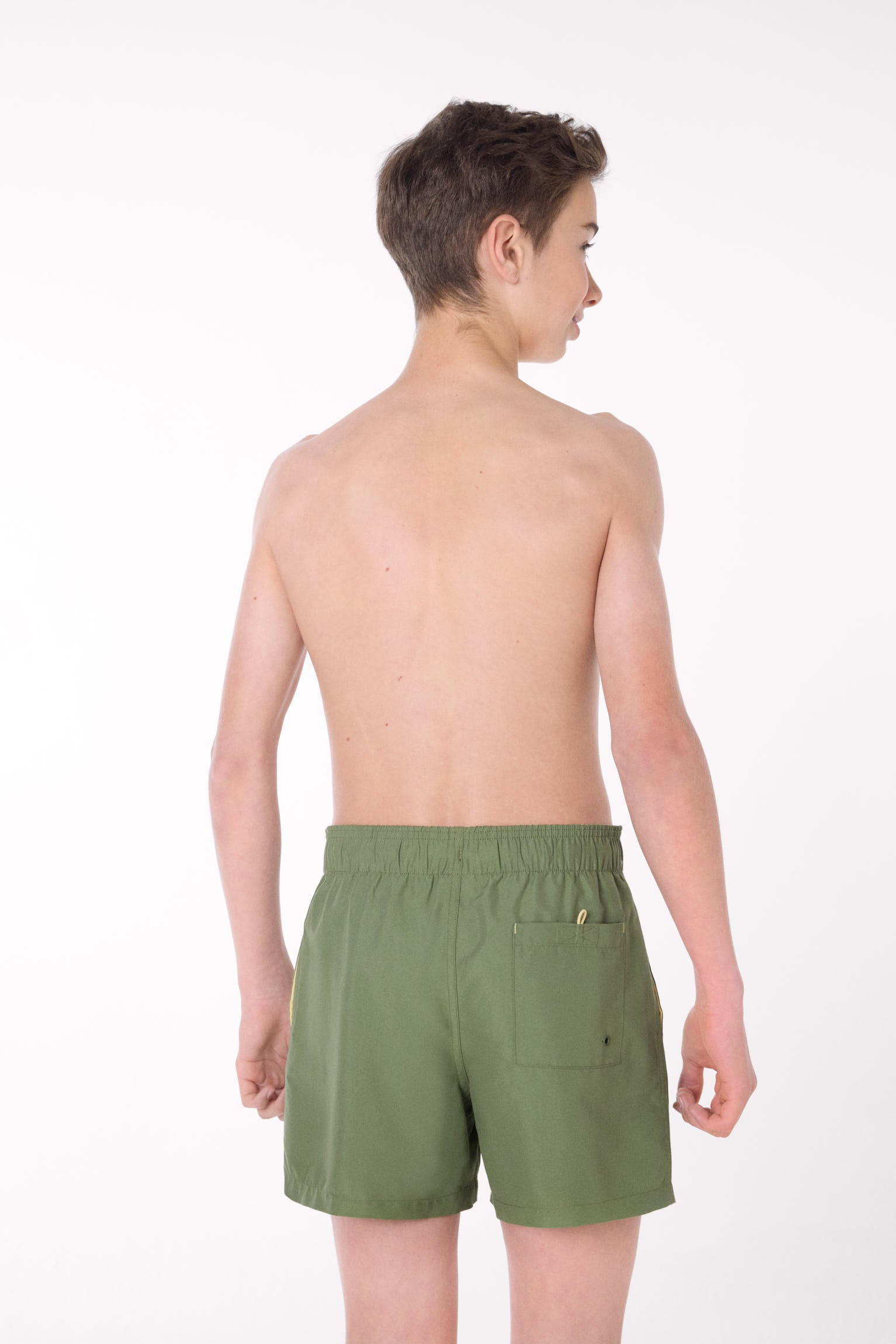 Bañador juvenil corto estampado liso verde - Ysabel Mora