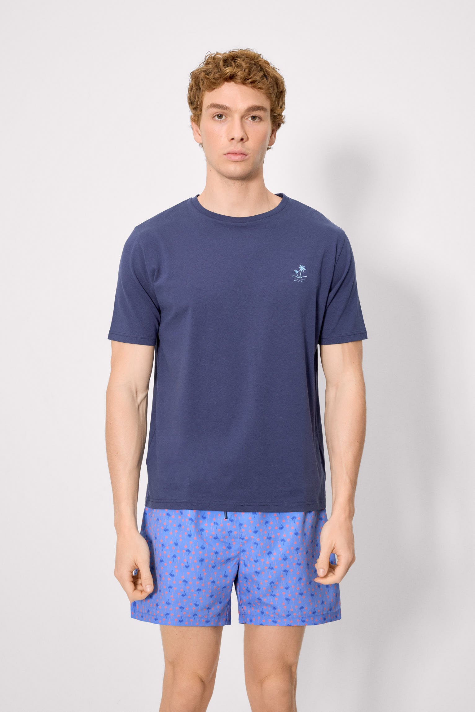 Camiseta manga corta detalle bordado palmeras marino - Ysabel Mora