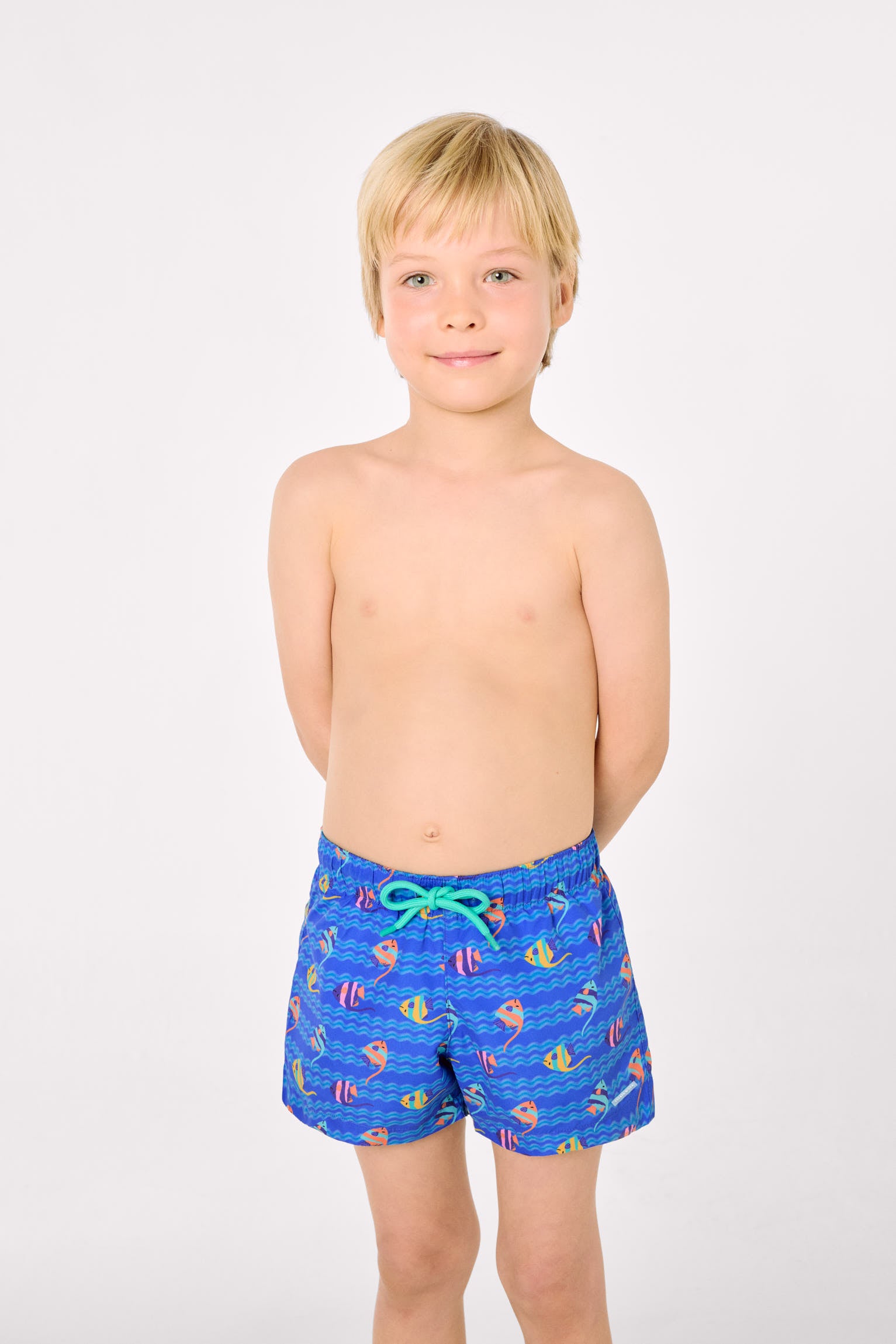 Bañador niño corto estampado peces tropicales multicolor