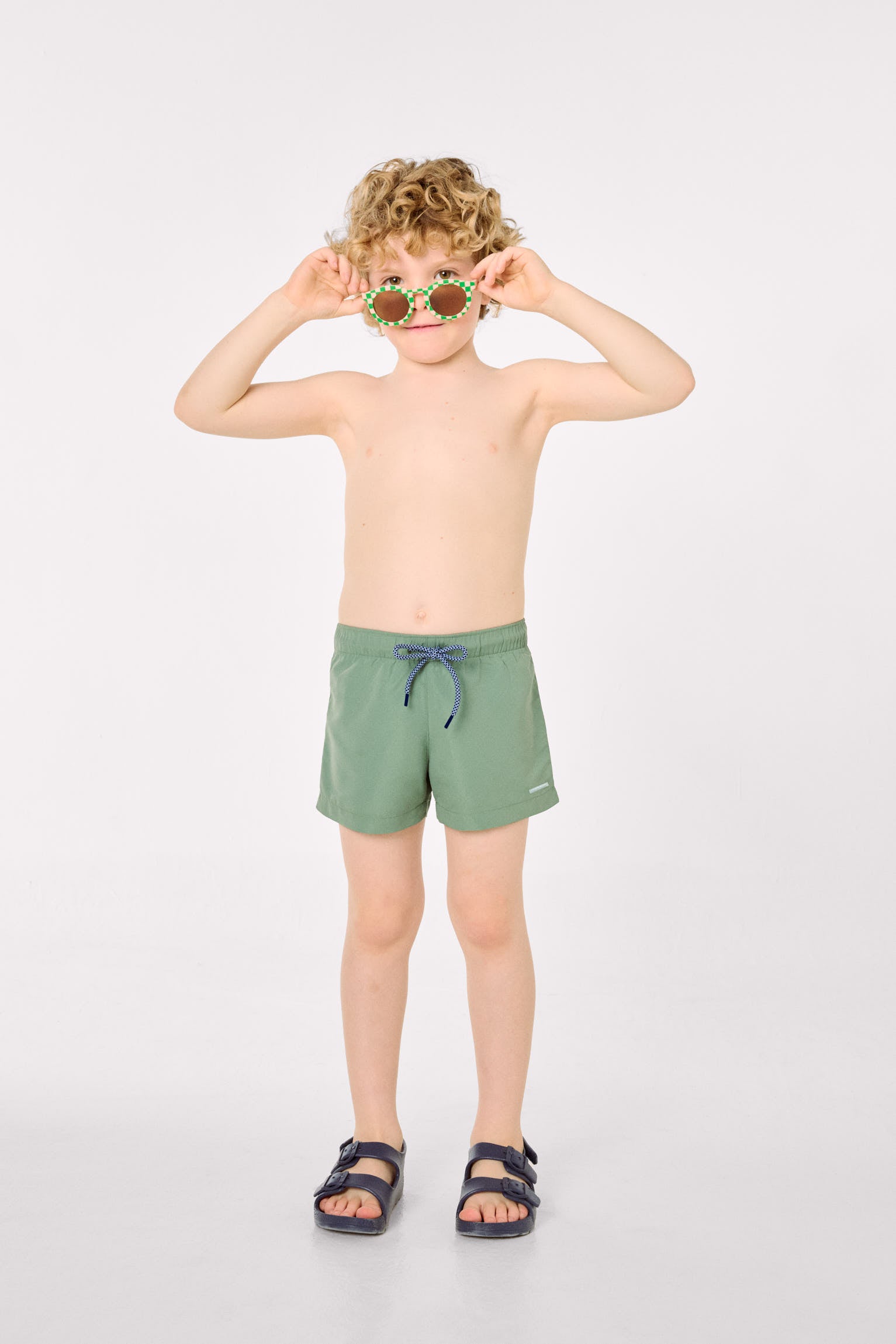Bañador niño corto liso verde - Ysabel Mora