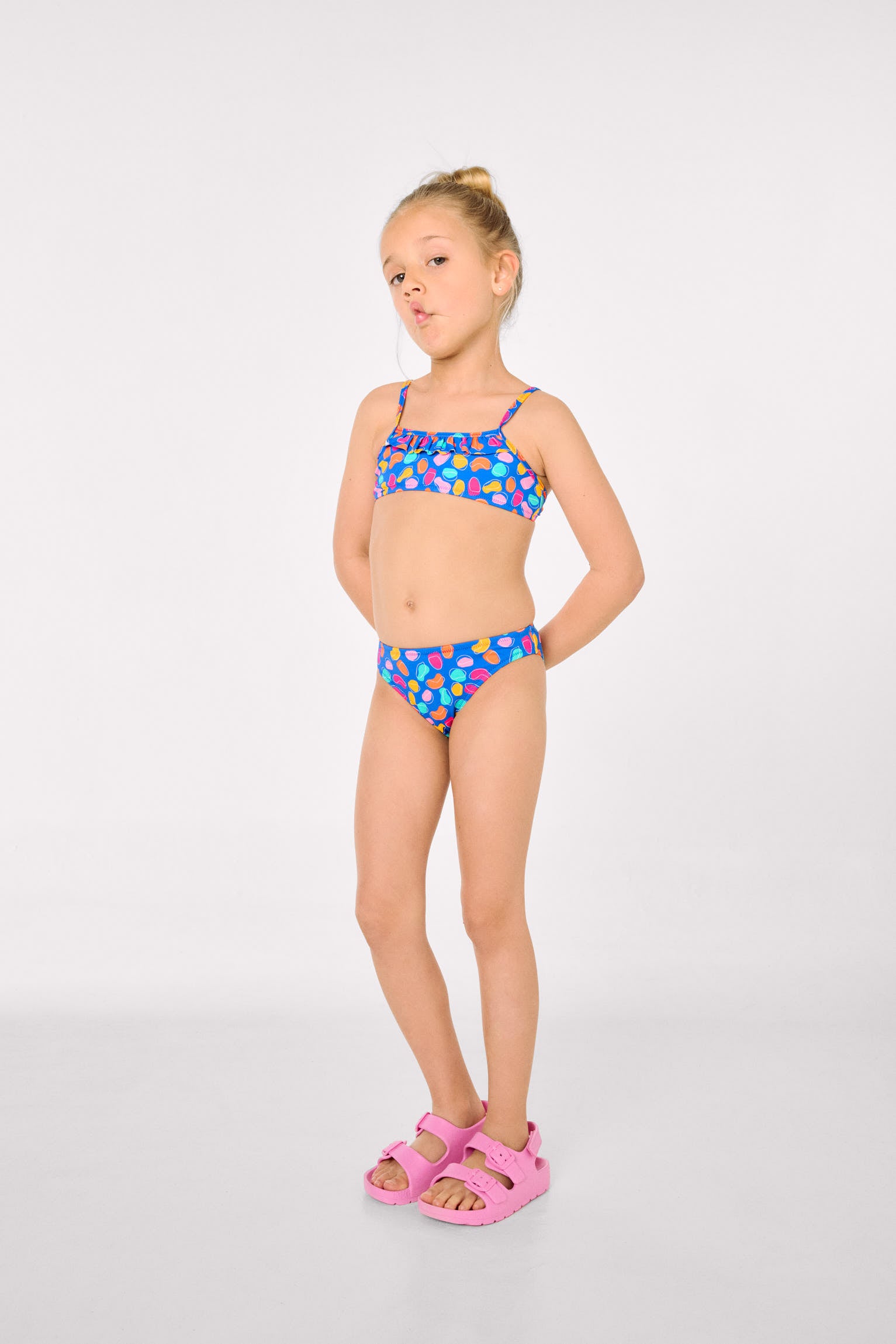 Bikini niña detalle volante estampado formas orgánicas multicolor