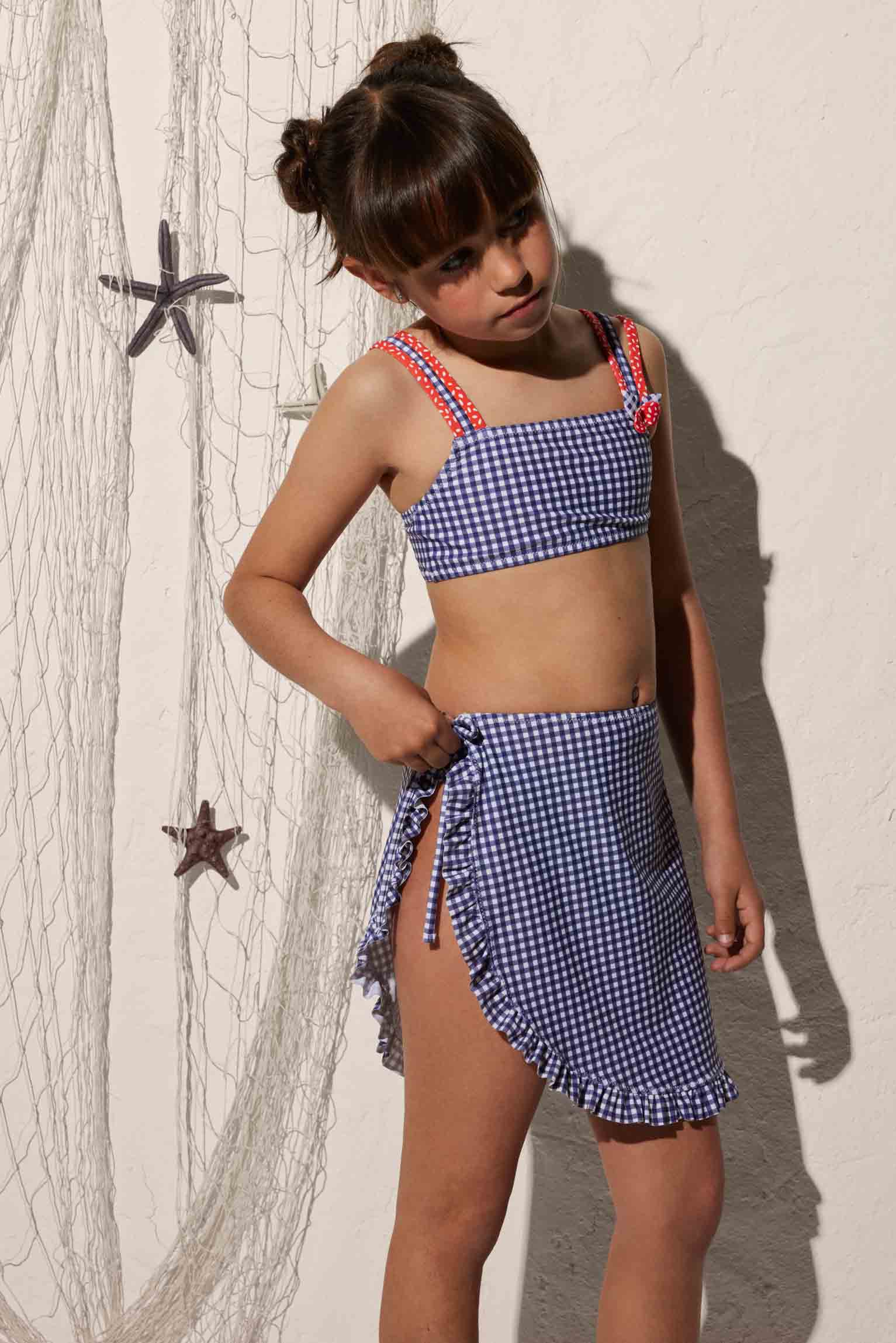 Falda pareo playa niña estampado a rayas con volantes