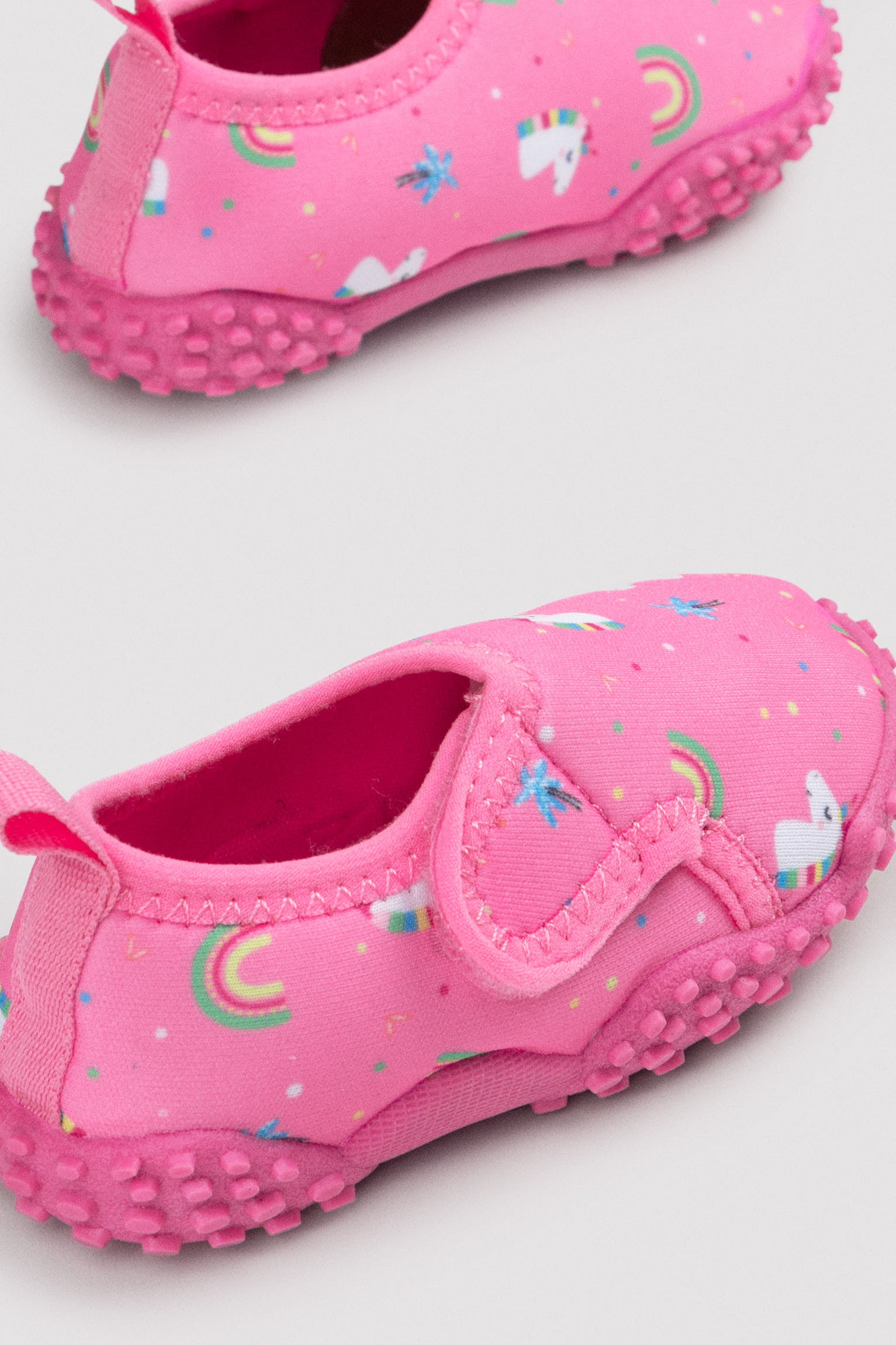 Escarpines infantiles estampado unicornios