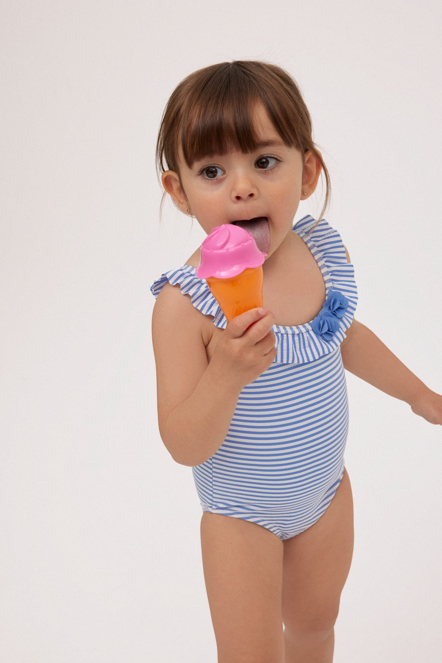 97049-3-banador-estampado-rayas-volantes-nina-ysabel-mora-azul