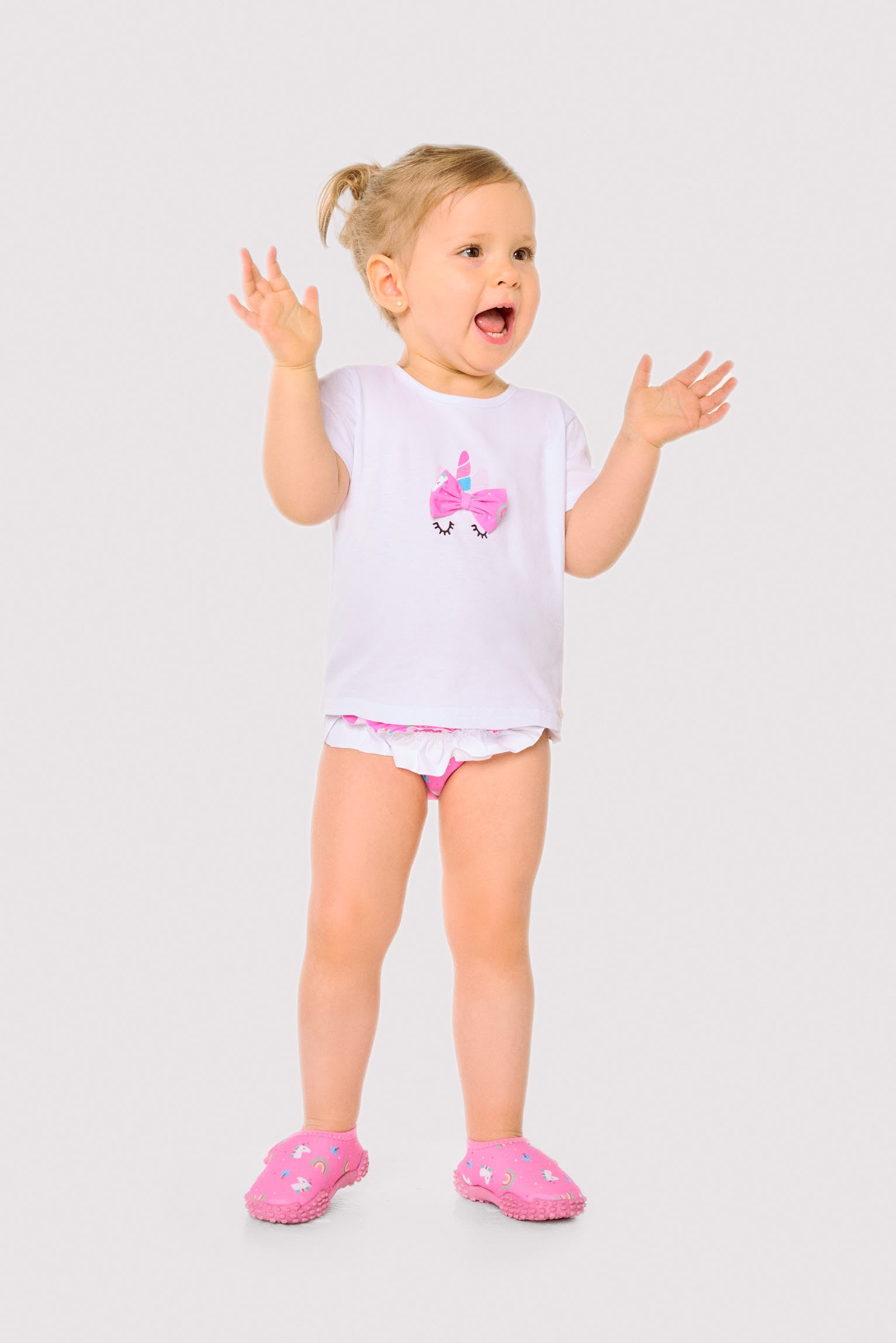 Conjunto camiseta y culetín bebé estampado unicornios