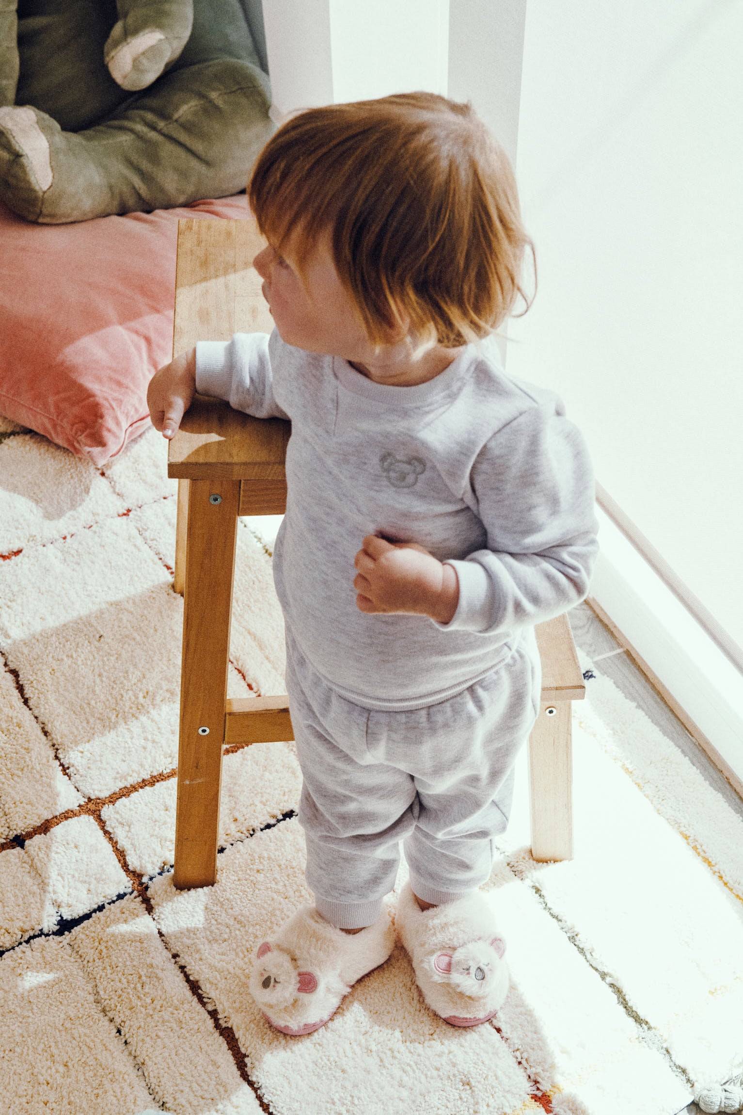 Conjunto bebé básico sudadera y jogger gris