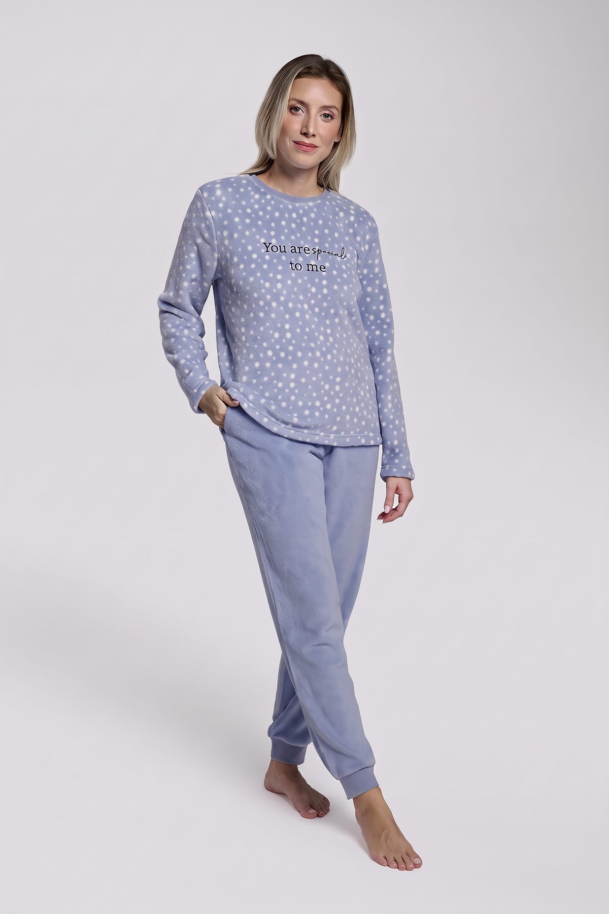 Pijama largo polar coralina mujer azul estampado lunares