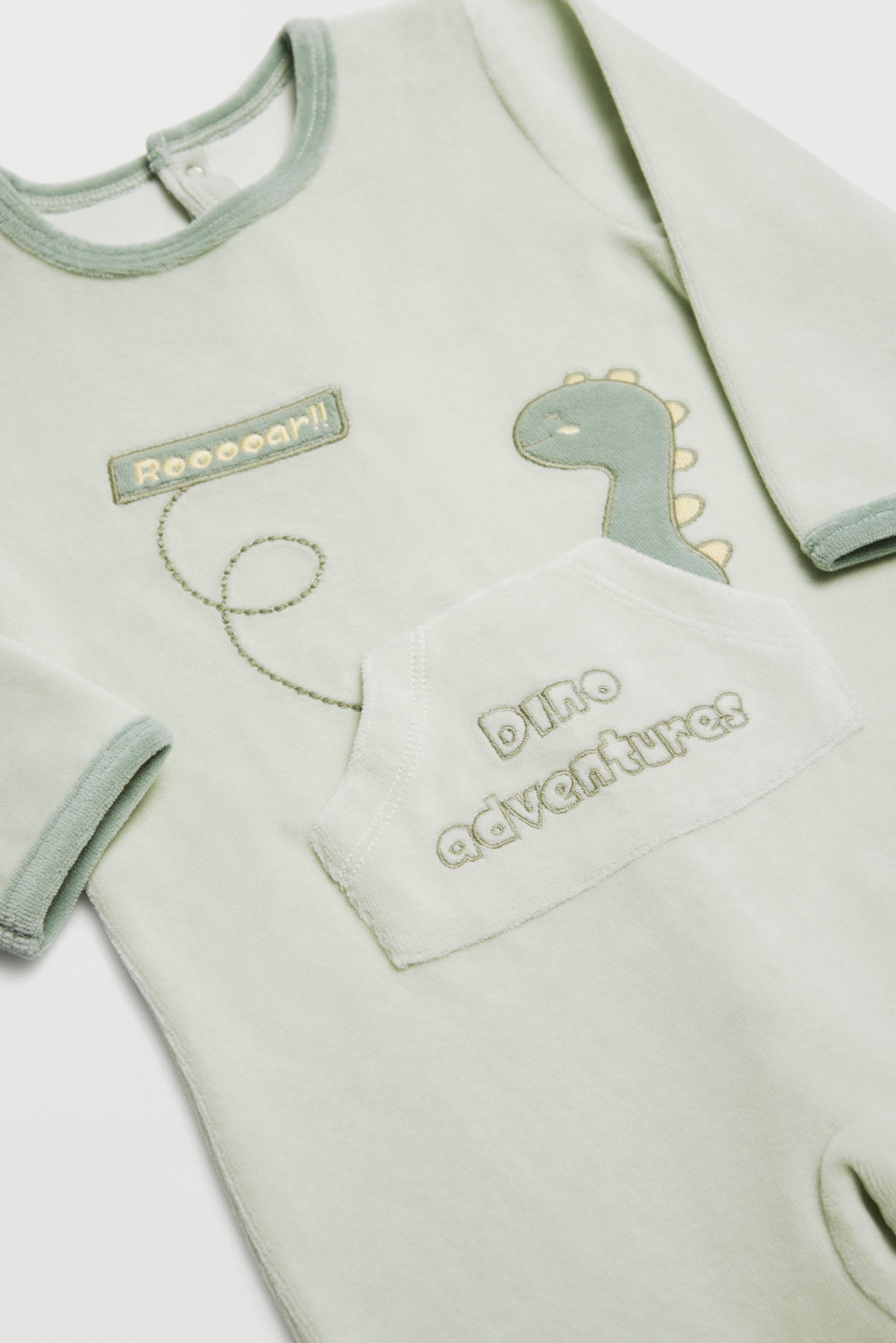 25522-2-pelele-baby-boy-manga-larga-ysabel-mora - Verde