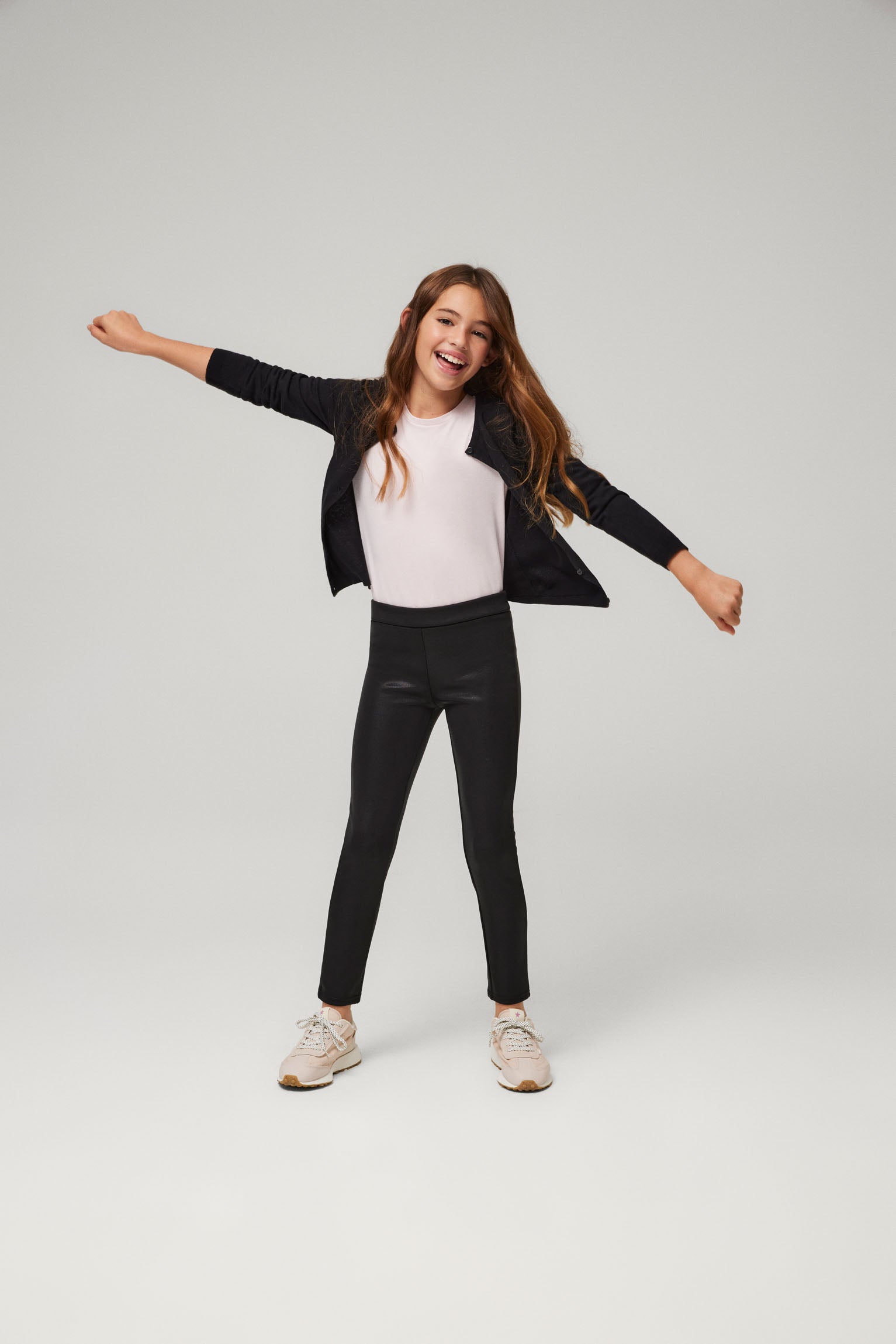 33232-1-leggings-liso-niña-ysabel-mora - Negro