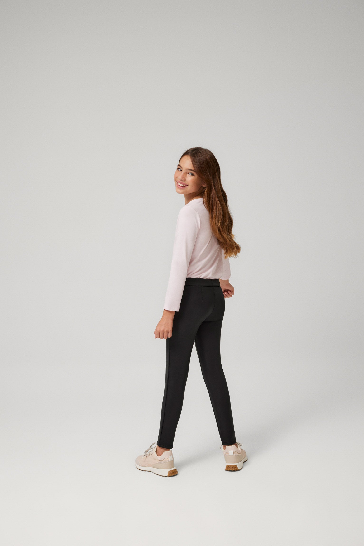 33232-3-leggings-liso-niña-ysabel-mora - Negro