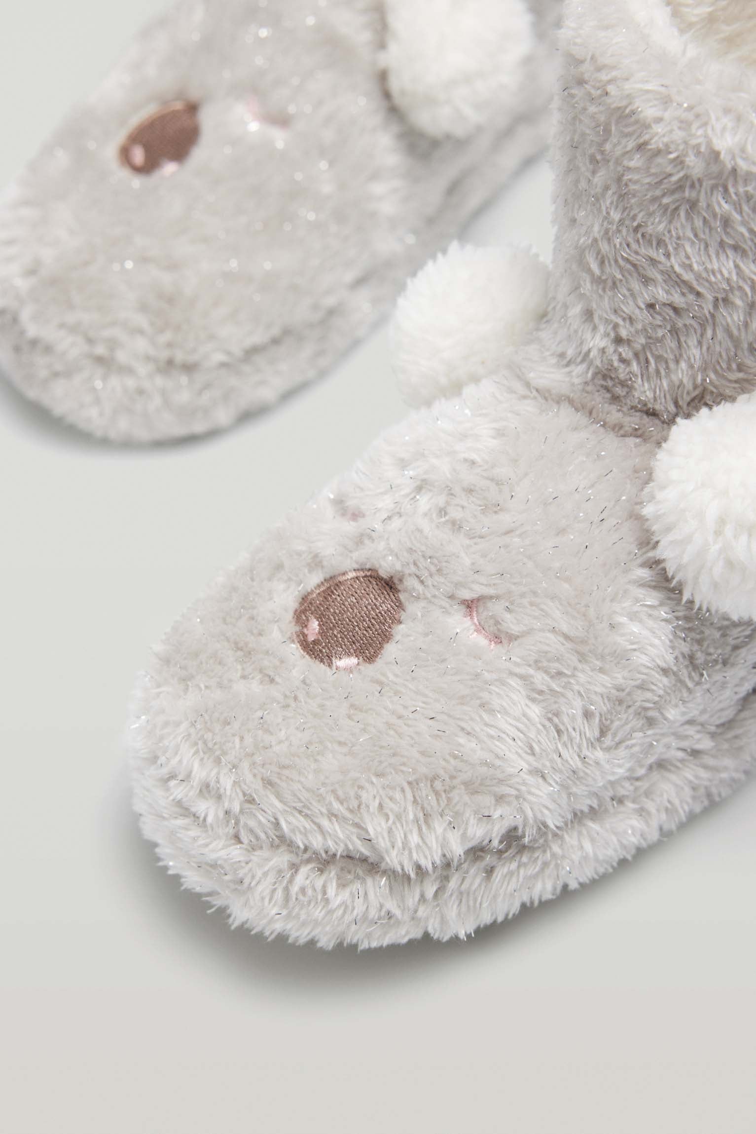 Botas de casa pelo pompones - Ysabel Mora