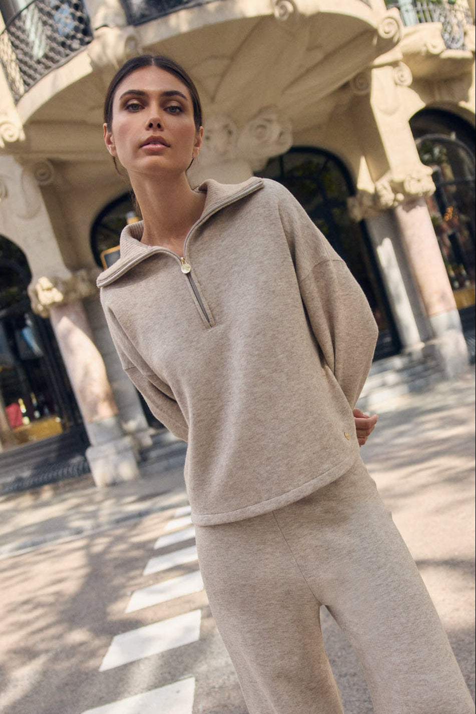 Jersey cálido cuello con cremallera beige