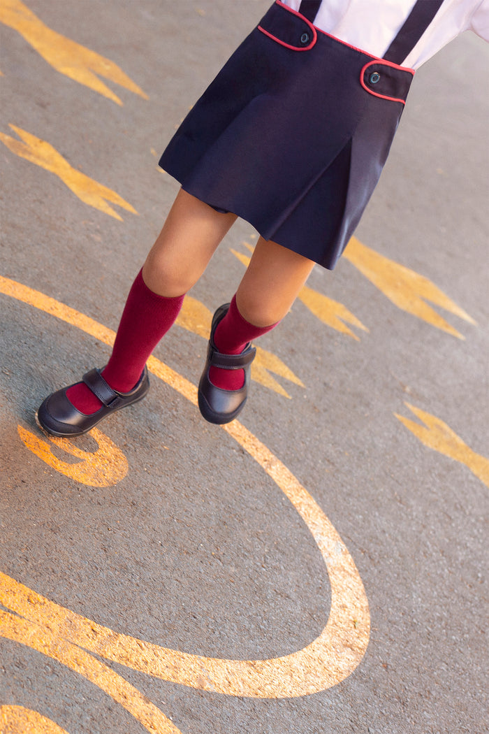 Calcetines infantiles largos de algodón color granate