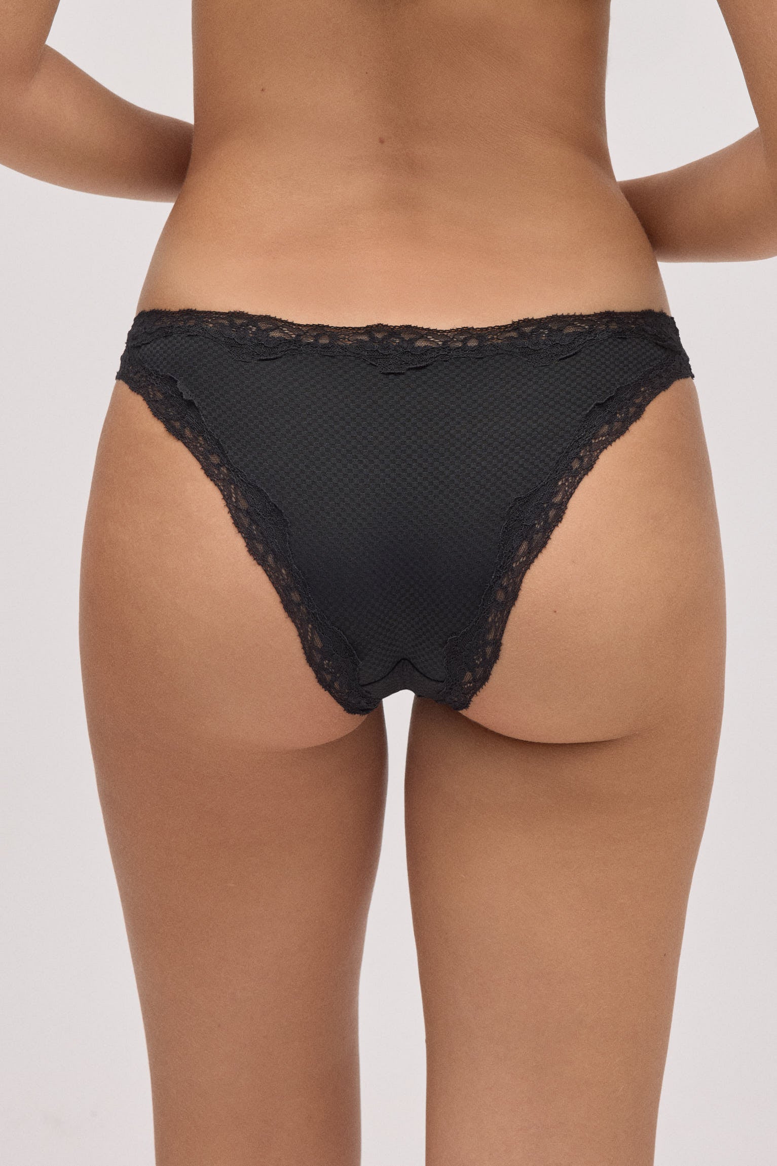 10771-1-braga-brasilena-con-encaje-negro