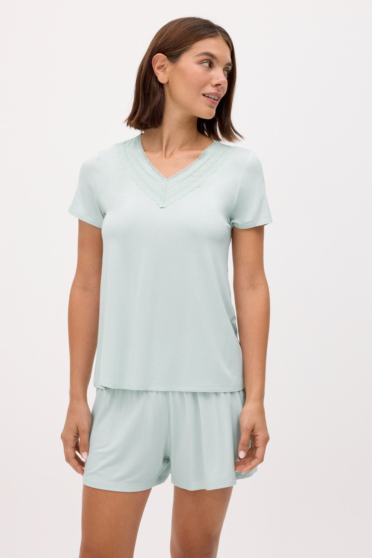 10823-1-pijama-ligero-camiseta-manga-corta-pantalon-corto-verde-paula-echevarria